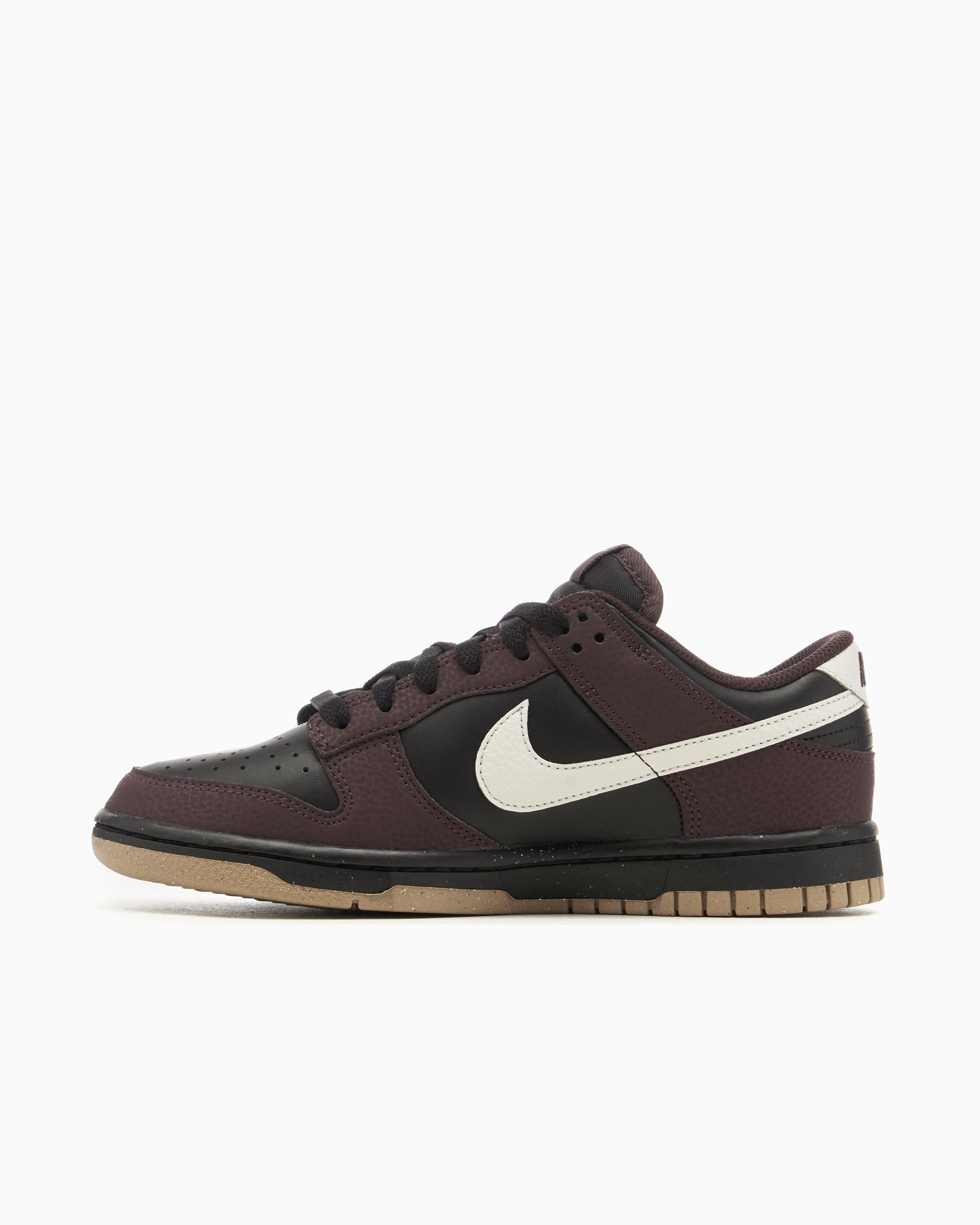 Nike sb dunk low femme bordeaux 2025