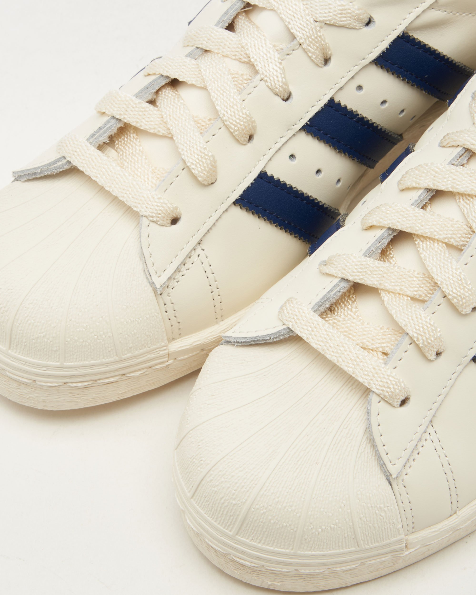 Superstar 80s dlx Blanc on sale