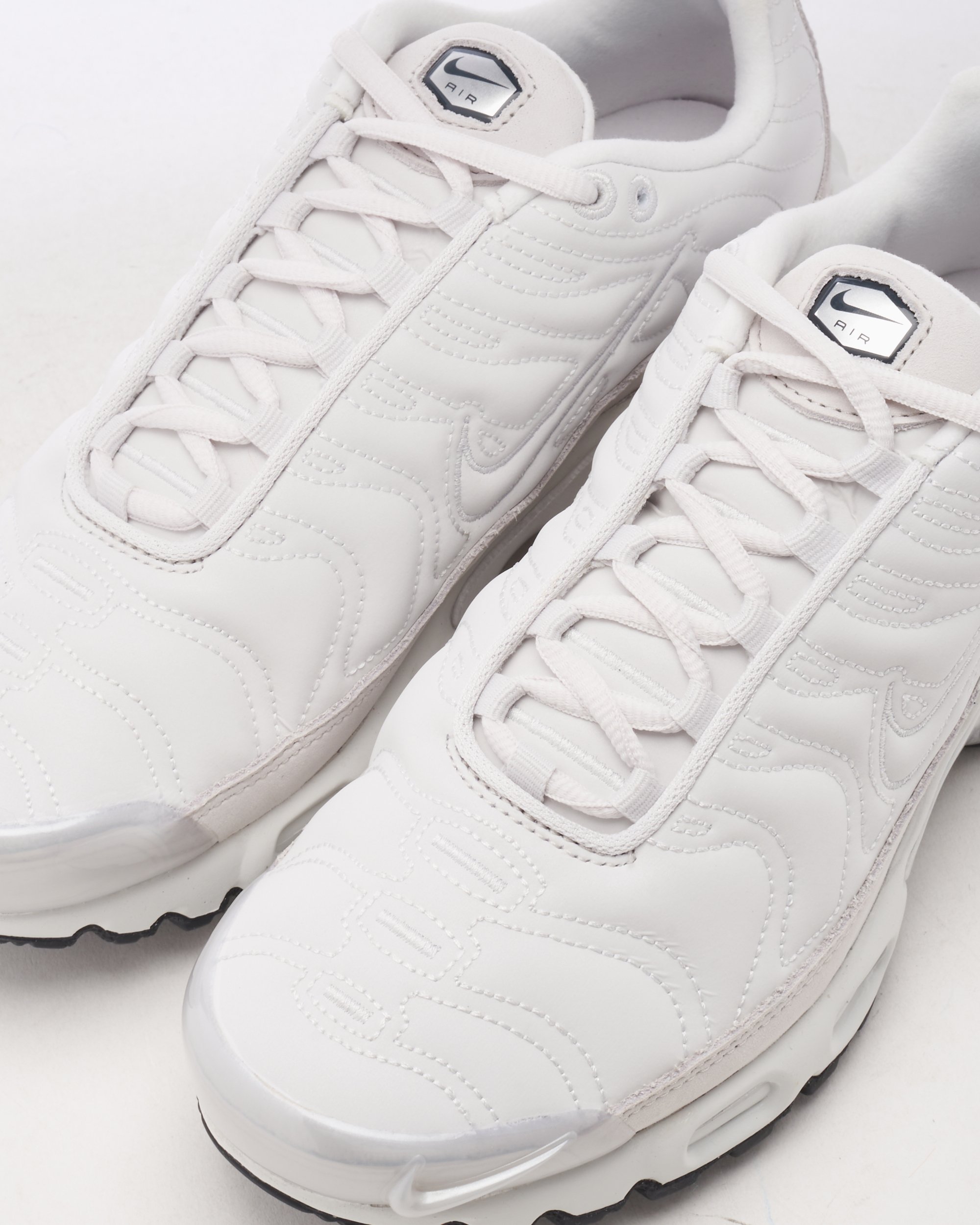 Nike Women s Air Max Plus Blanco FZ4342 001 FOOTDISTRICT