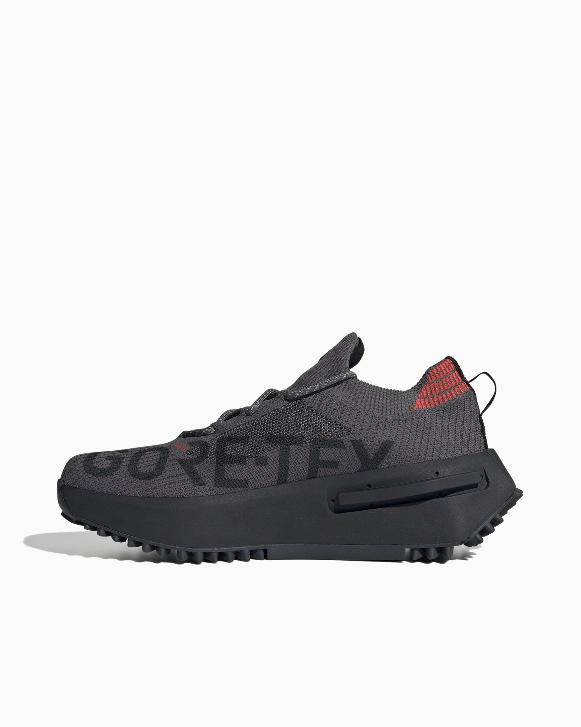 Adidas originals top gore tex 01