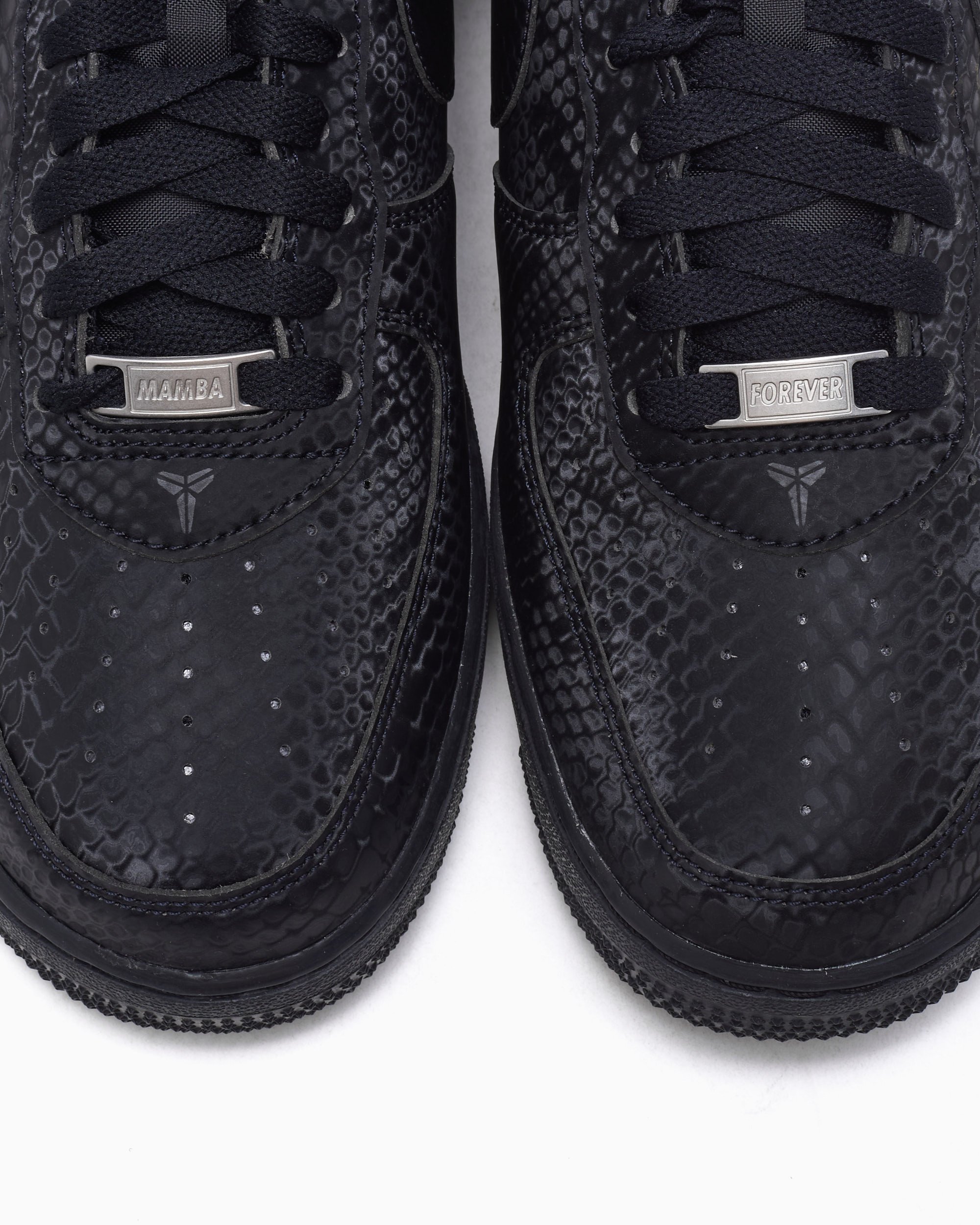 black low kobes