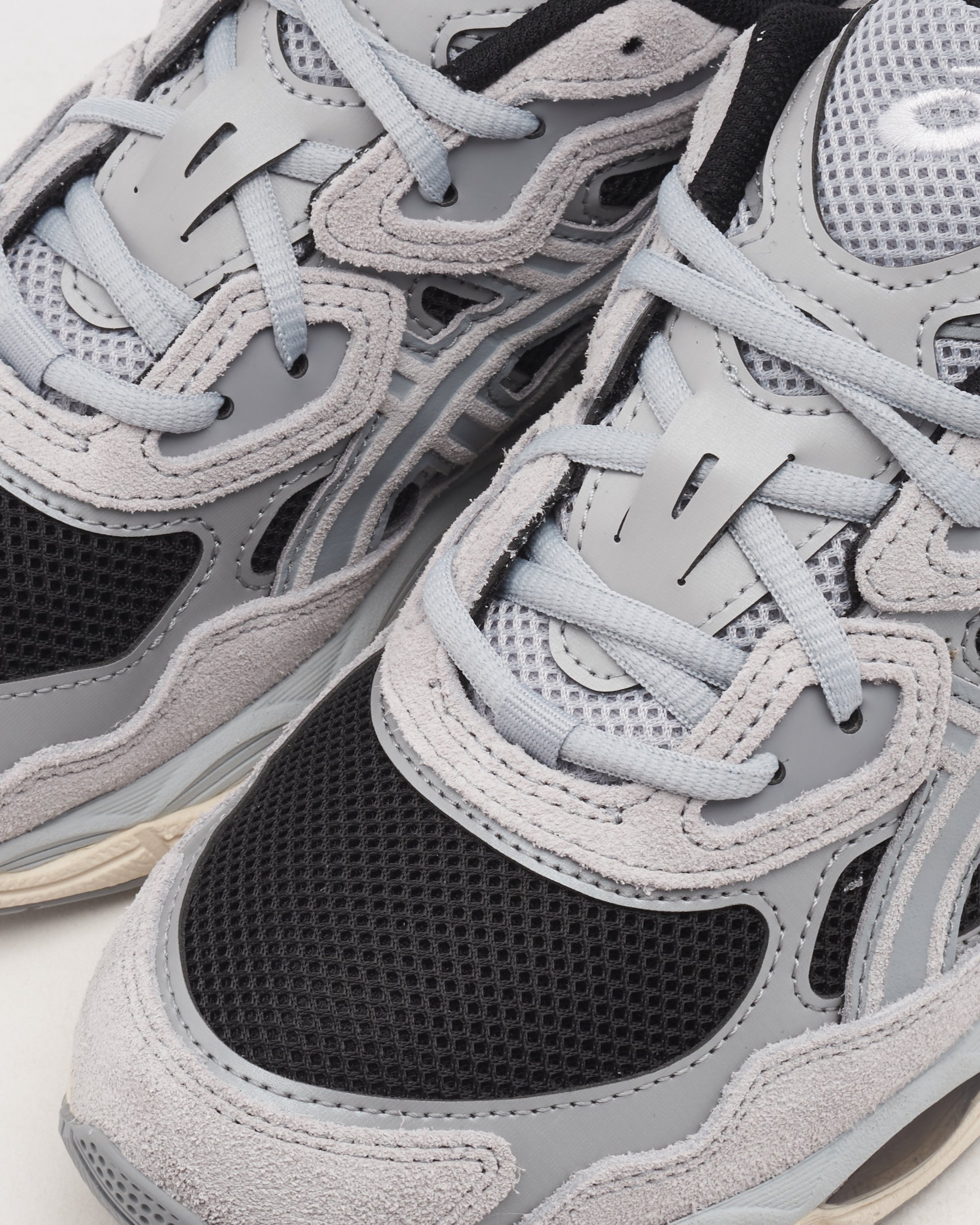 ASICS Gel NYC Grau 1203A383 004 FOOTDISTRICT
