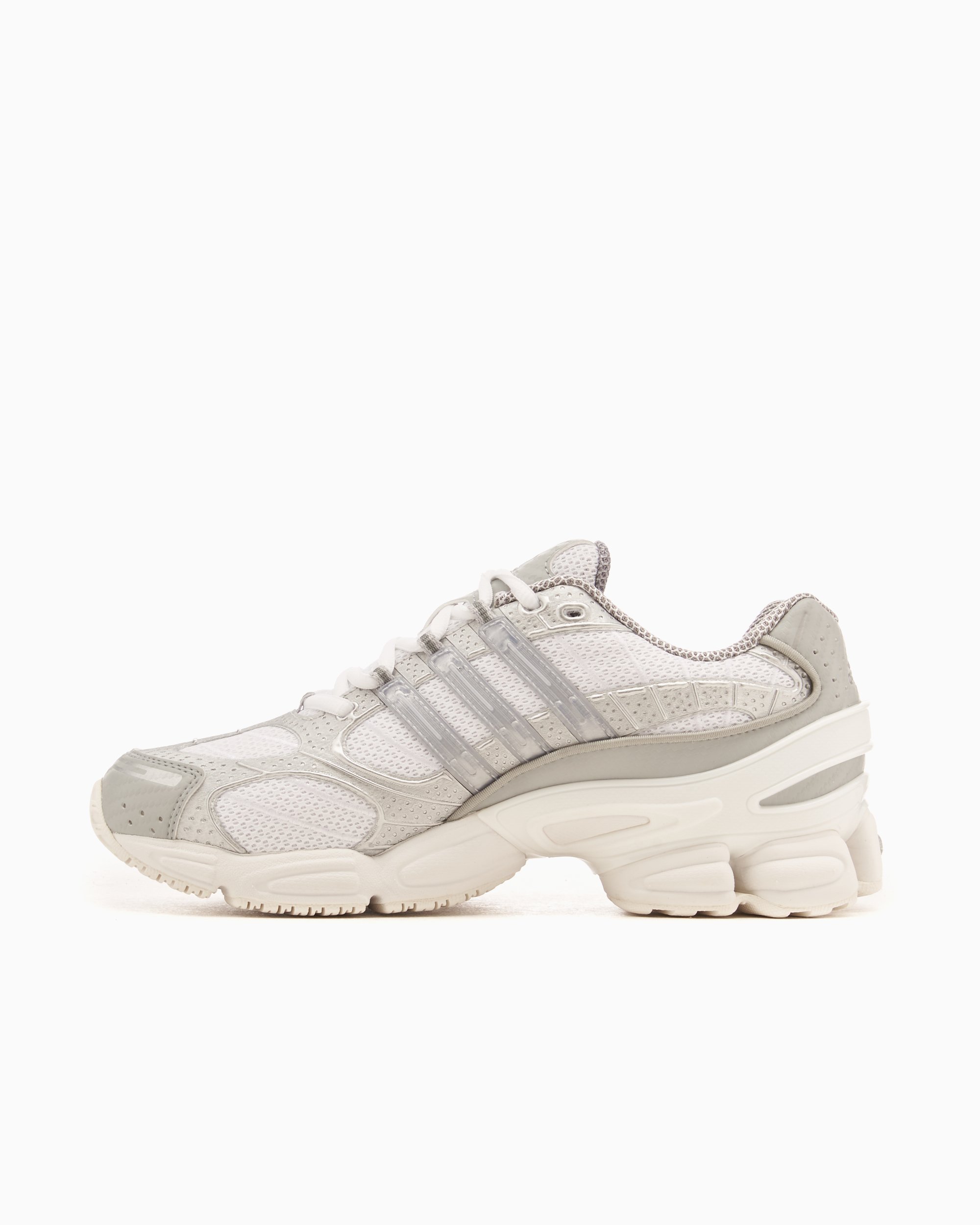 adidas Originals Ozweego Pro Plateado IH0398 FOOTDISTRICT