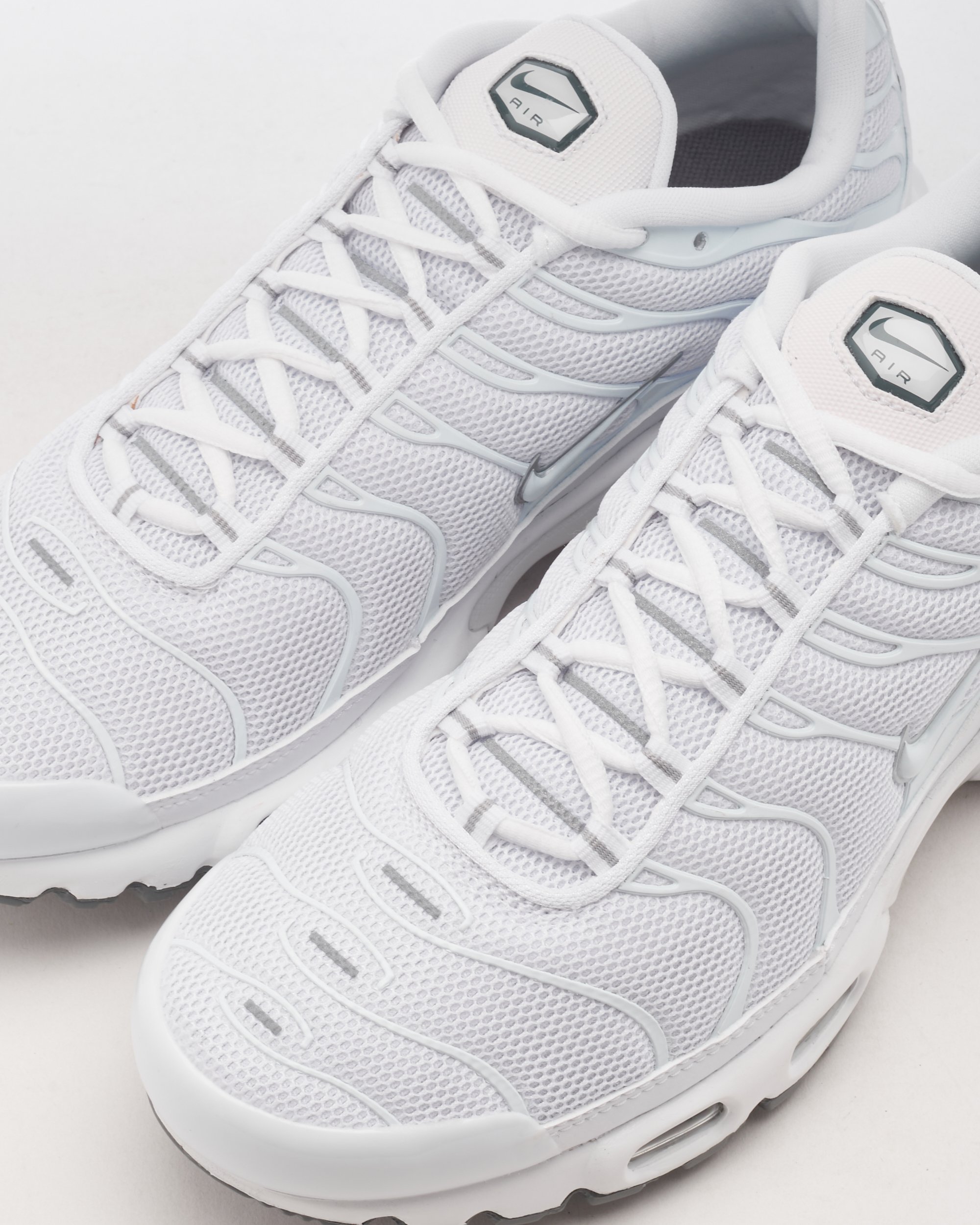 Air max plus white grey sales