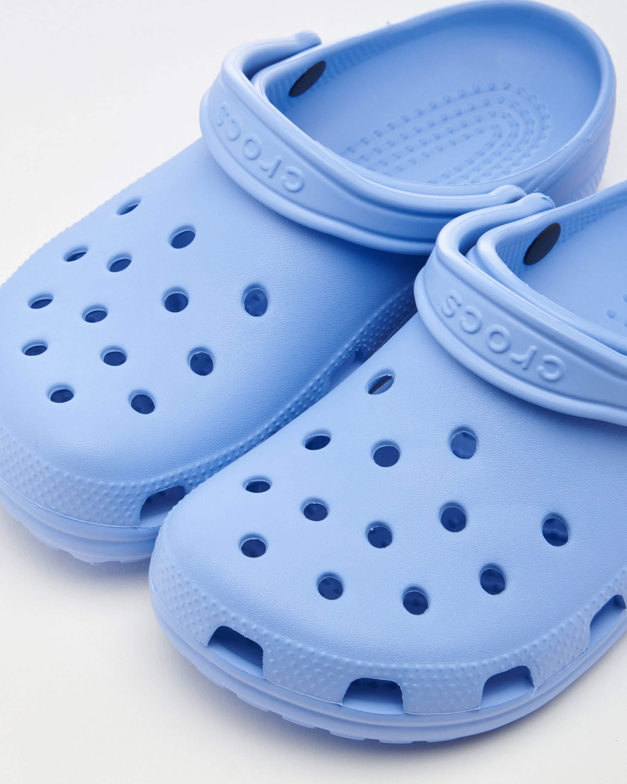 Chambray crocs best sale