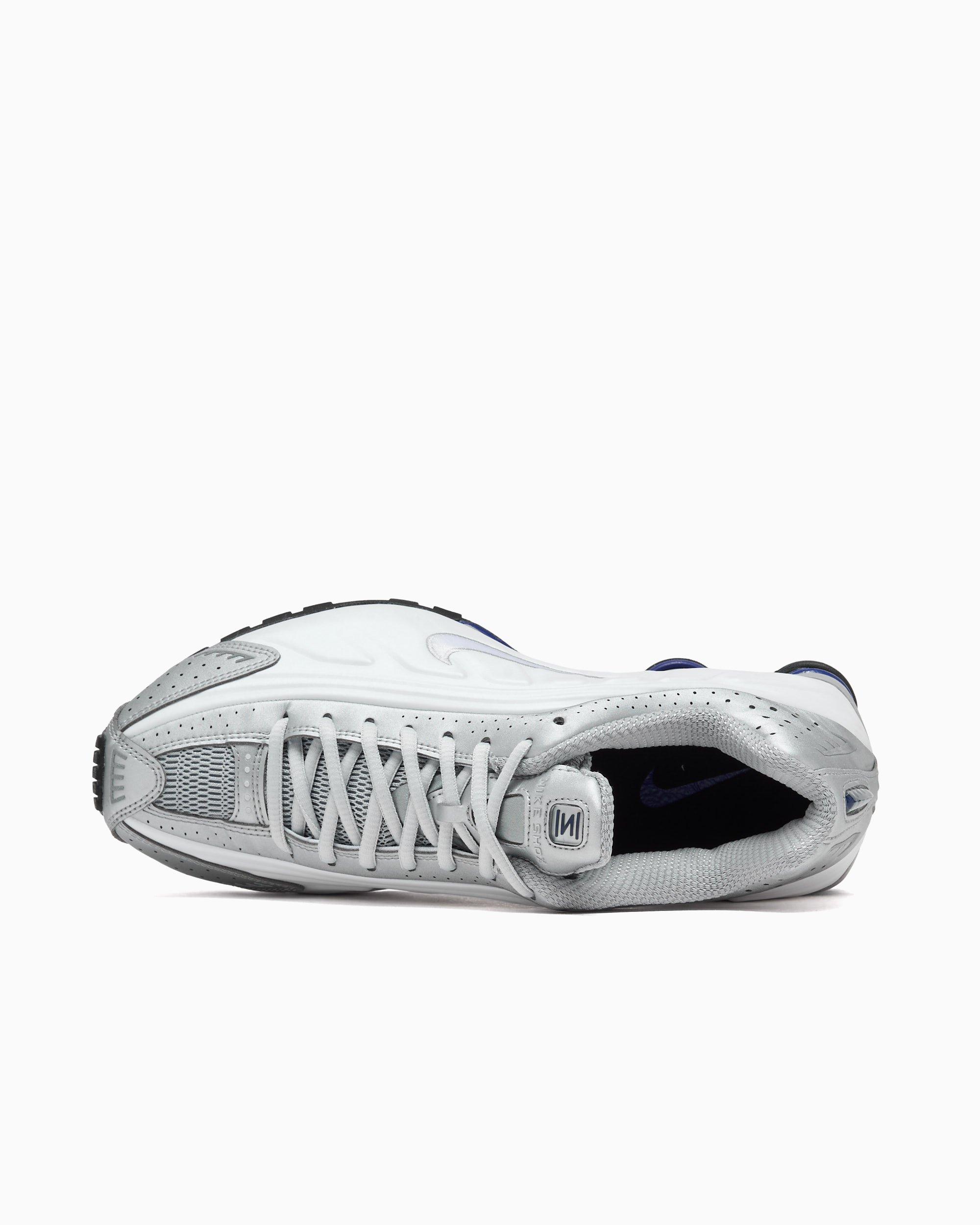 Nike Shox R4 Silver colored, White HQ1988-102 | FOOTDISTRICT