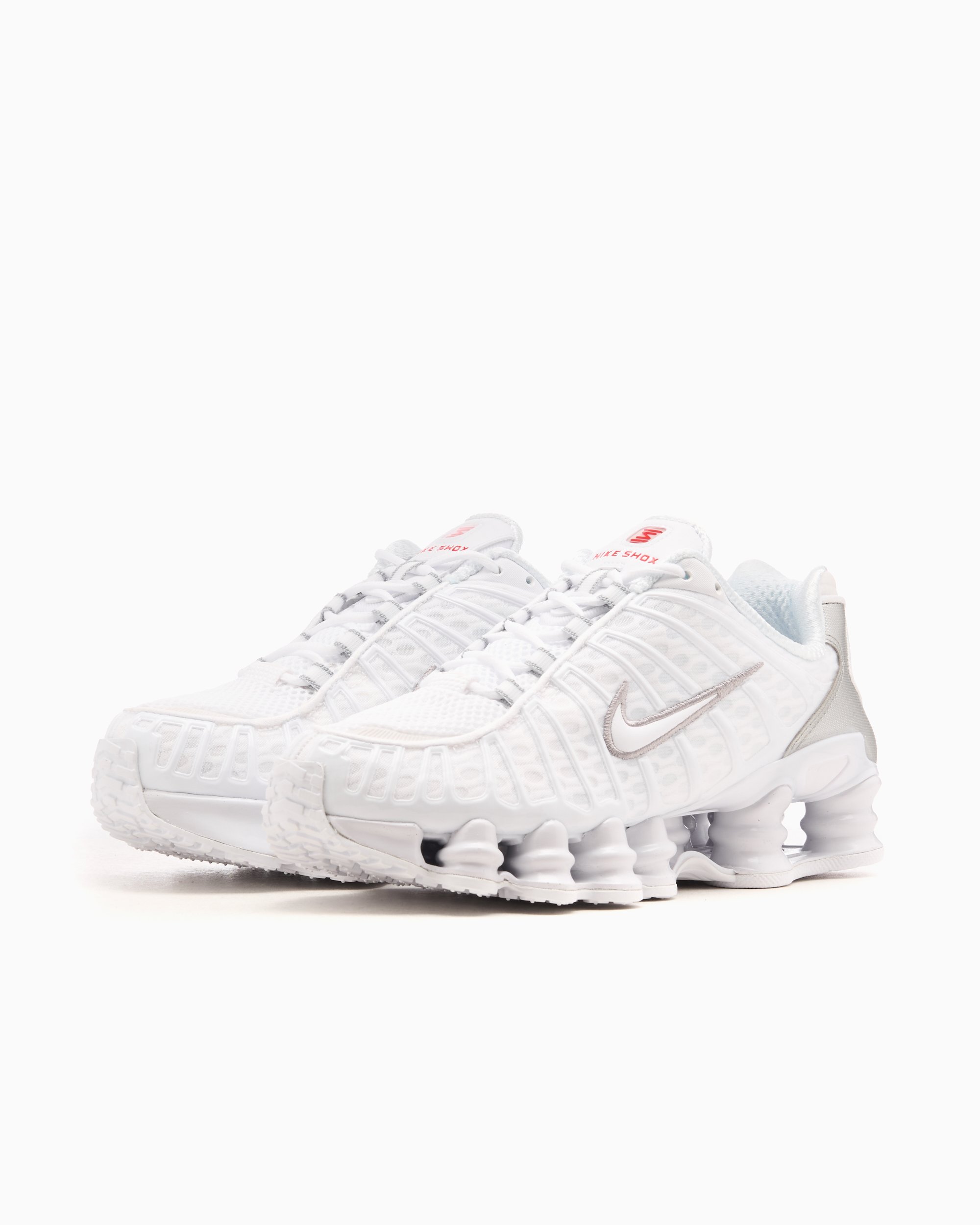 NIKE SHOX TL NOVA WHITE TEAM ORANGE WOMENS SHOE SIZE 7 (RARE