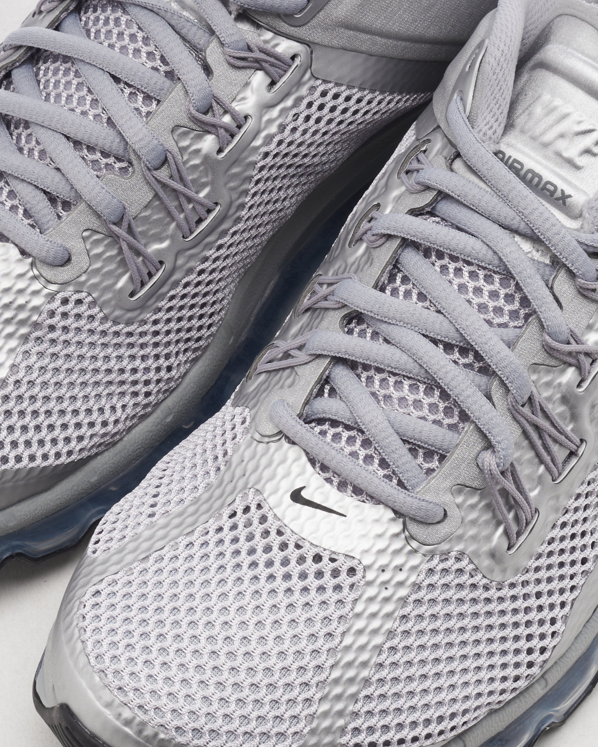 Nike Air Max 2013 Metallic Silver Grau HQ3025 001 FOOTDISTRICT
