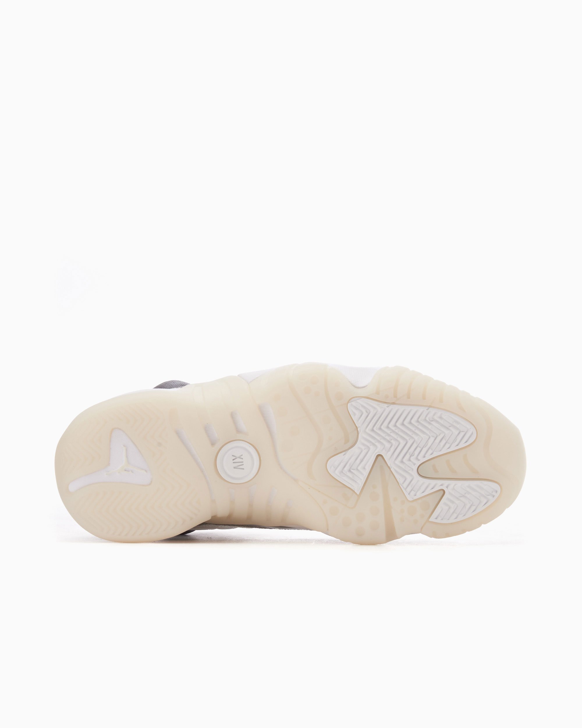 Jordan Women s Jumpman Two Trey Grau DR9631 002 FOOTDISTRICT