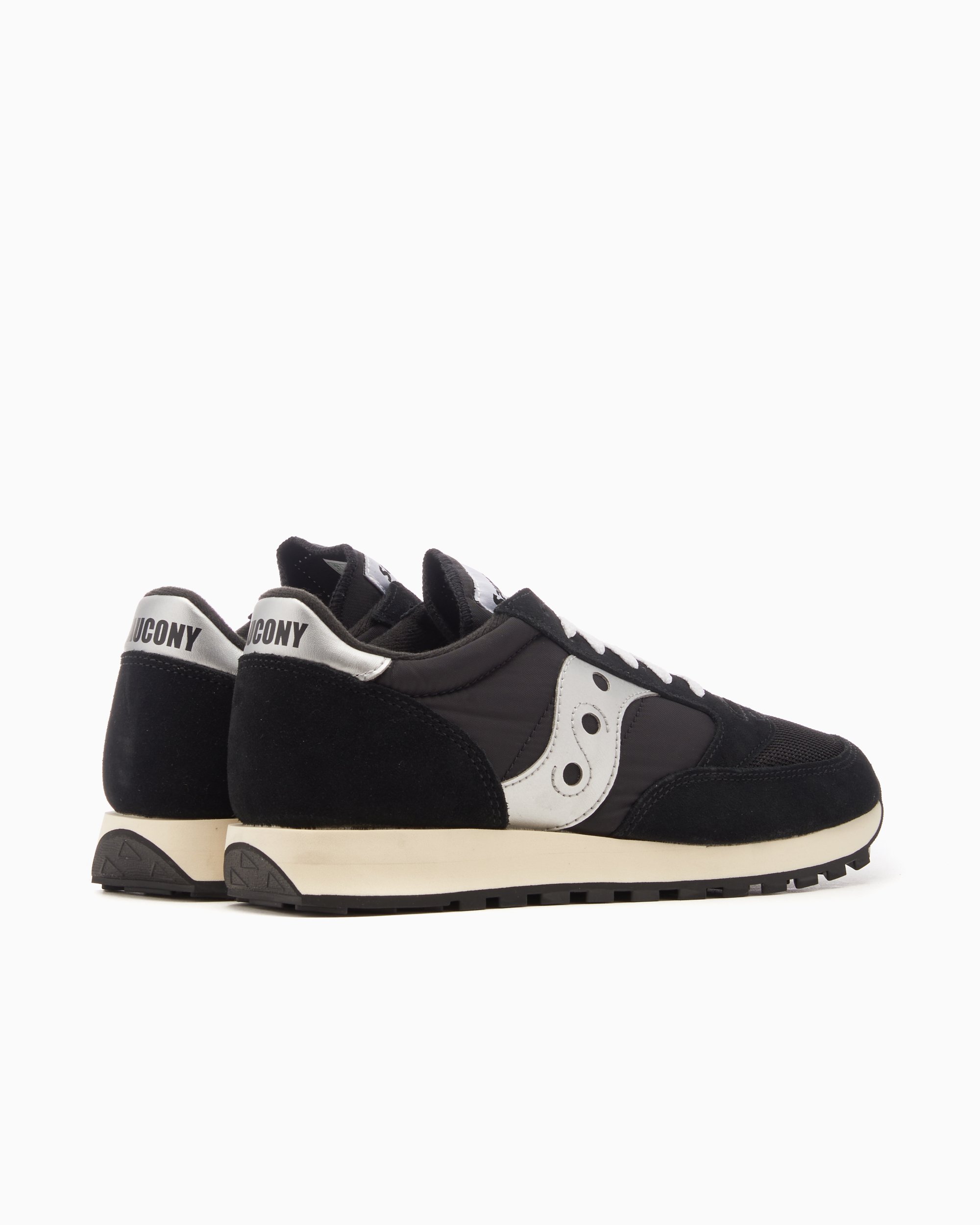 Saucony jazz on feet top