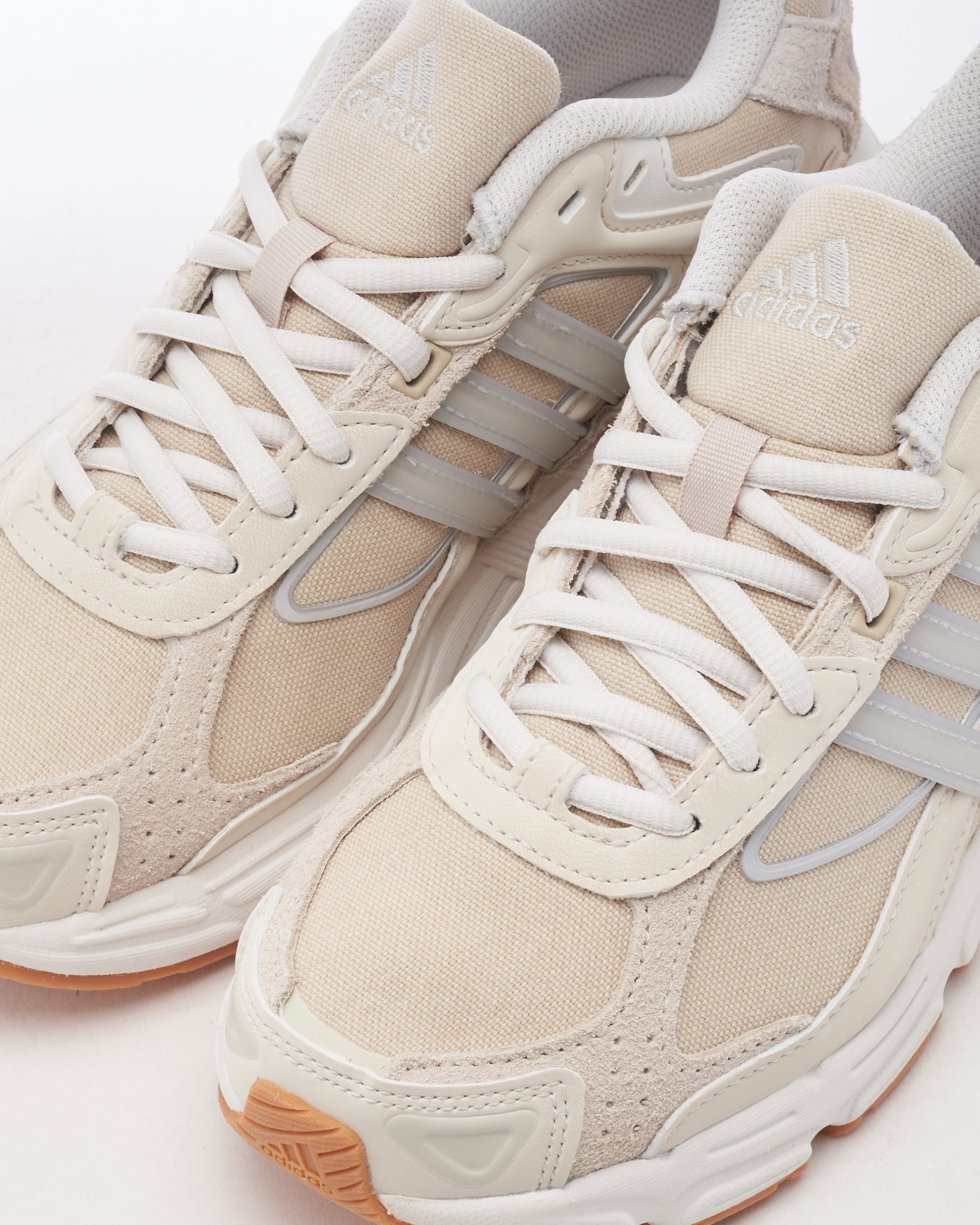 adidas Originals Women s Response CL Beige ID3148 FOOTDISTRICT