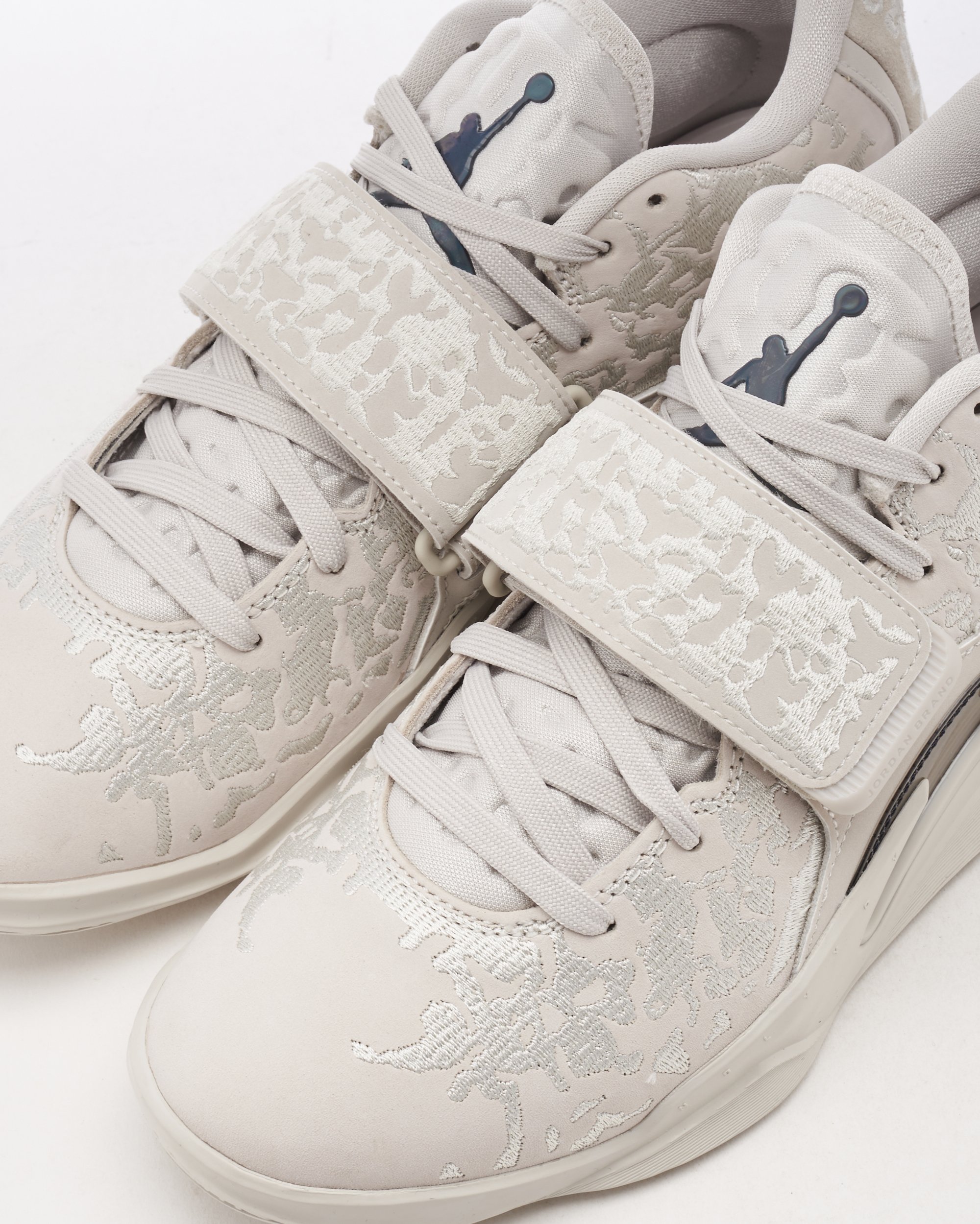Jordan Zion 3 SE Gray FN1714-040 | FOOTDISTRICT
