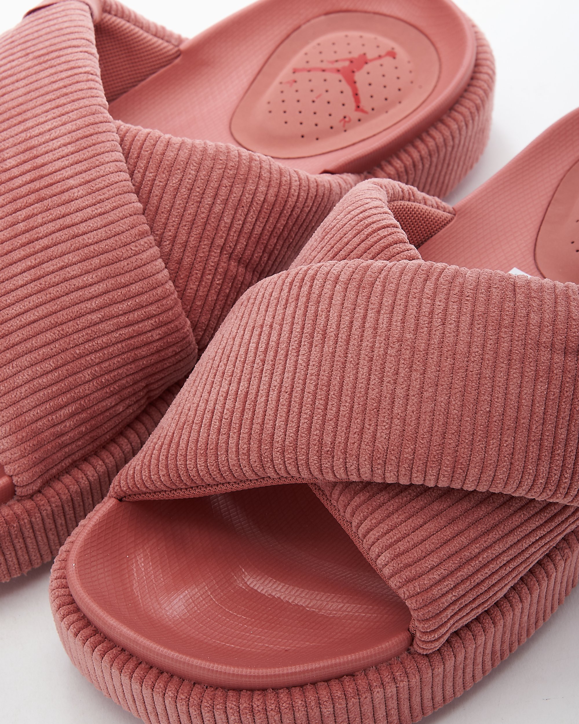 Womens jordan slides pink deals