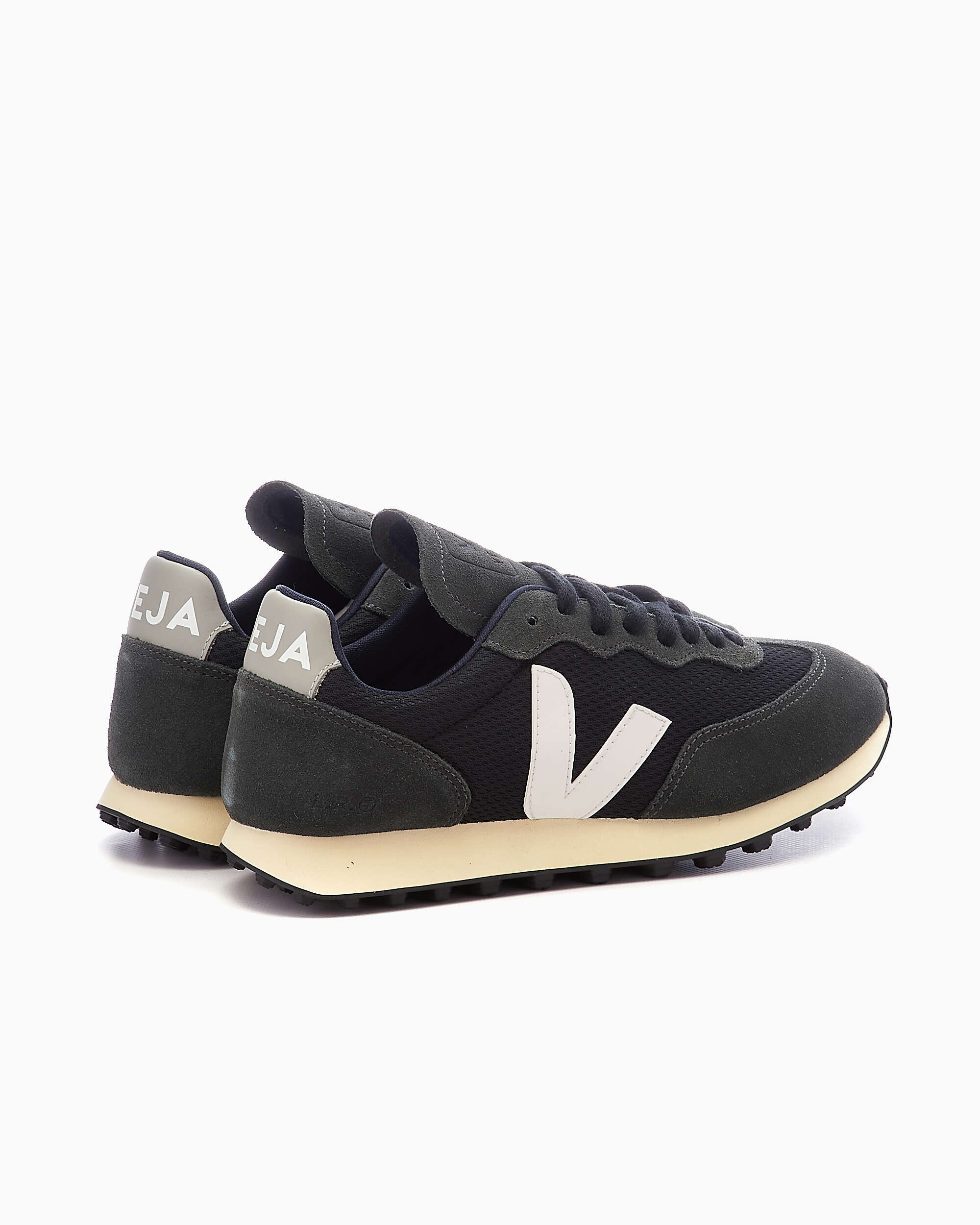 Veja Women s Rio Branco Alveomesh Black RB0102367A FOOTDISTRICT