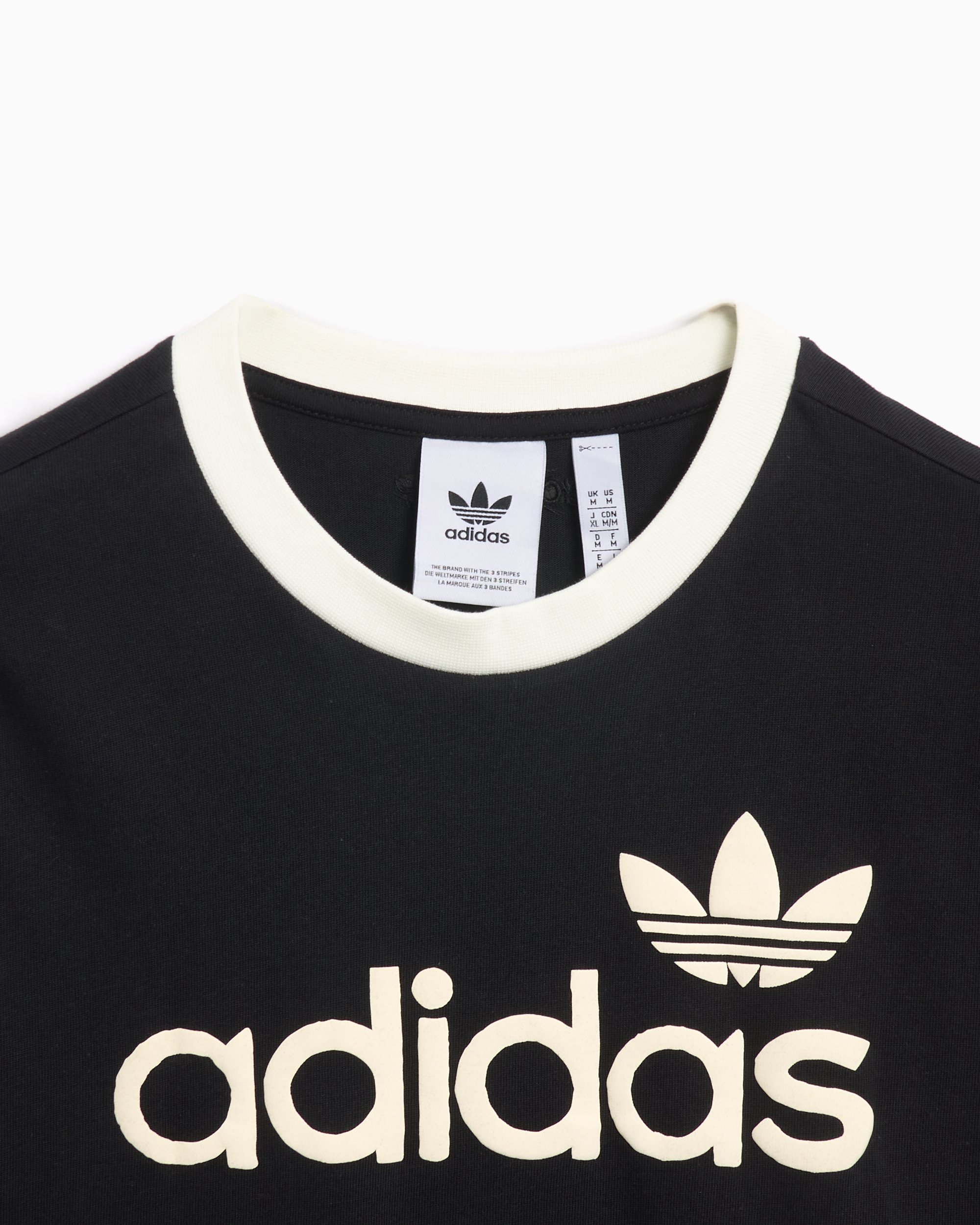 adidas Originals Simple Men s T Shirt Schwarz JC8372 FOOTDISTRICT