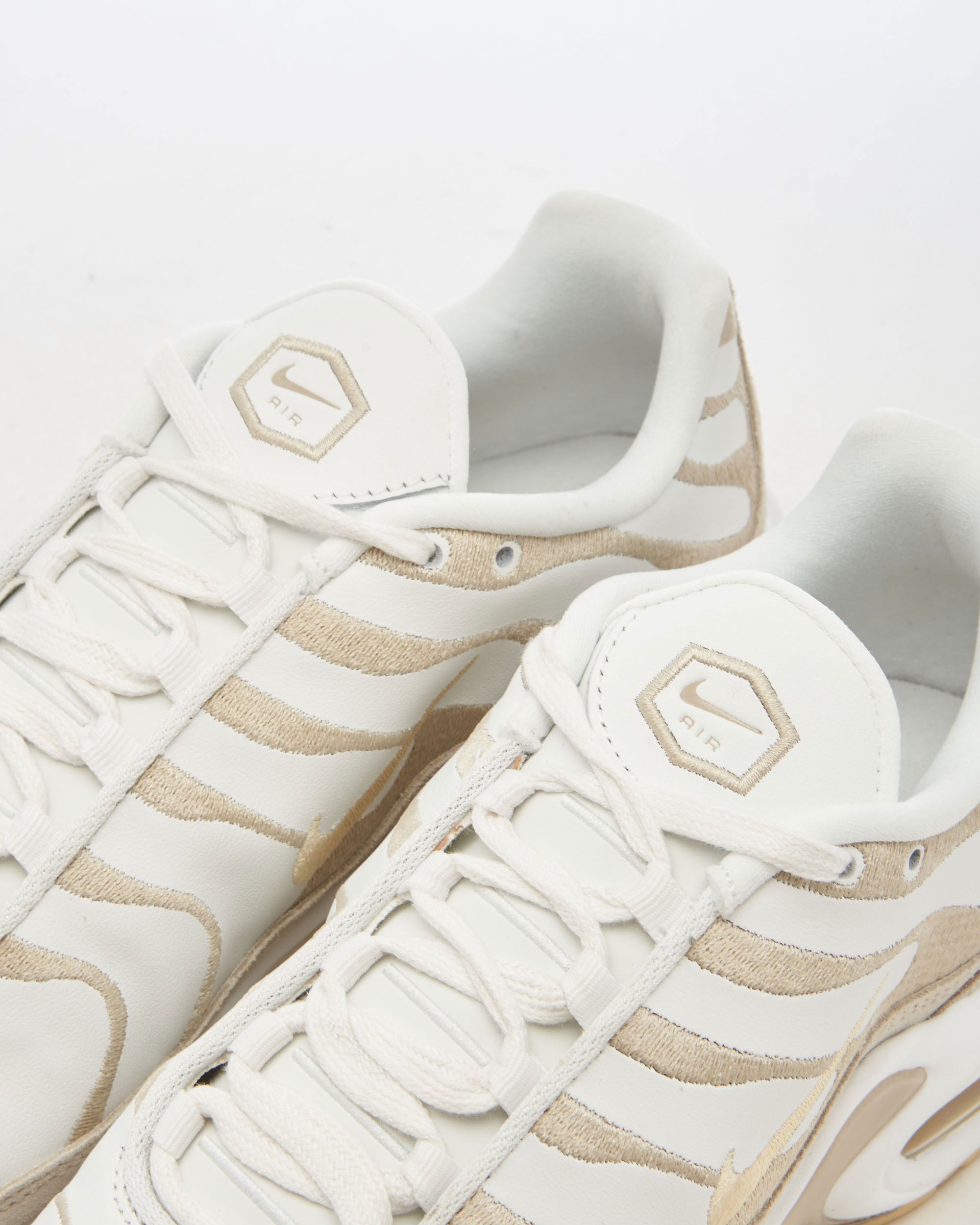 Nike Women s Air Max Plus Premium
