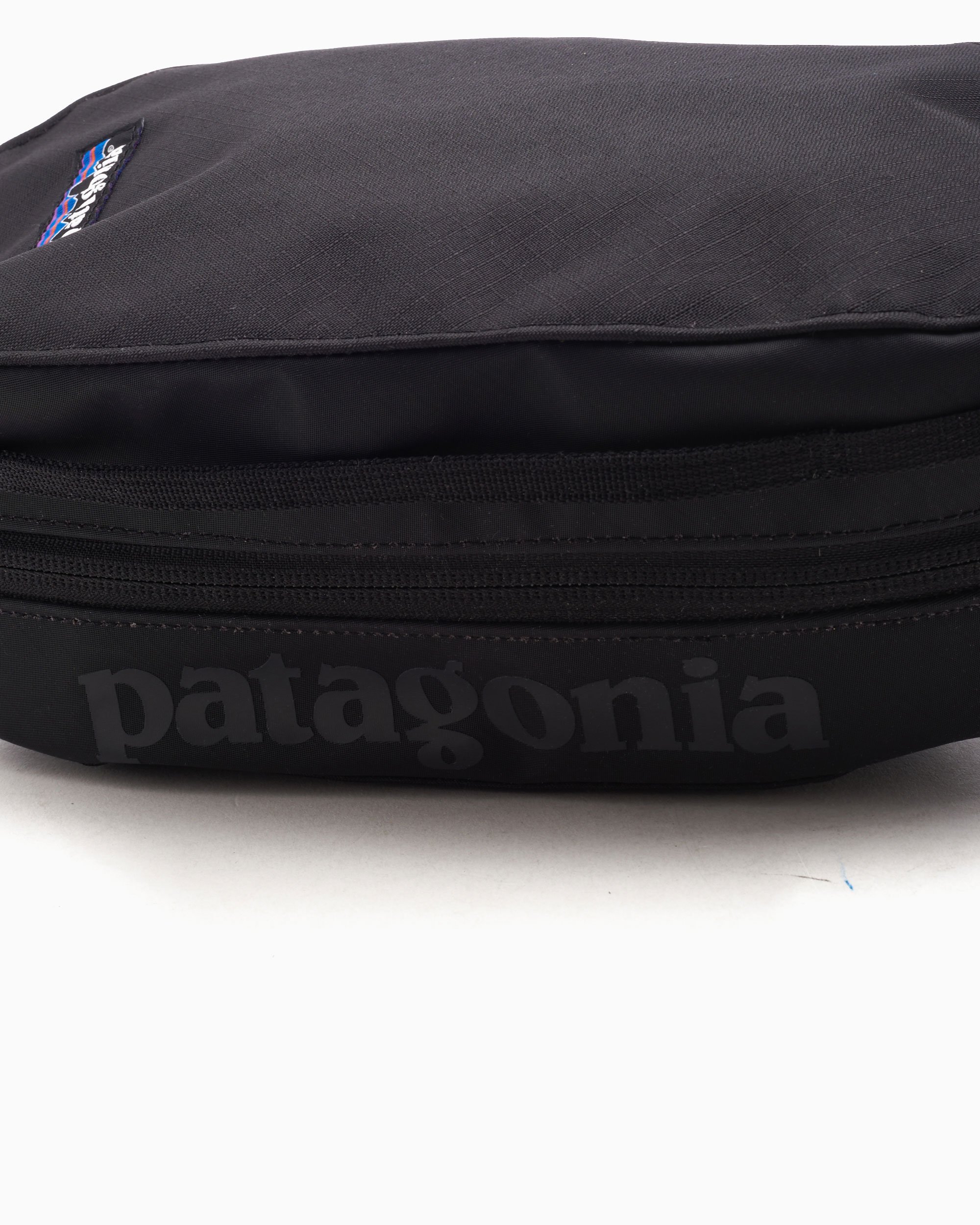 Patagonia Black Hole Cube 3L Unisex Bag Black 49362-BLK | FOOTDISTRICT Patagonia Black Hole Cube 3L Unisex Bag Black 49362-BLK | FOOTDISTRICT