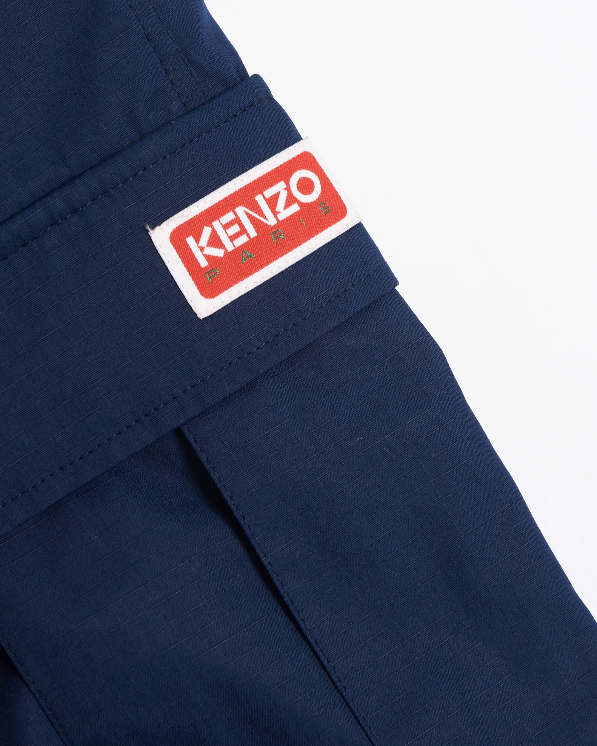 Kenzo Men s Cargo Pants Blu FD55PA2429DD 77 FOOTDISTRICT