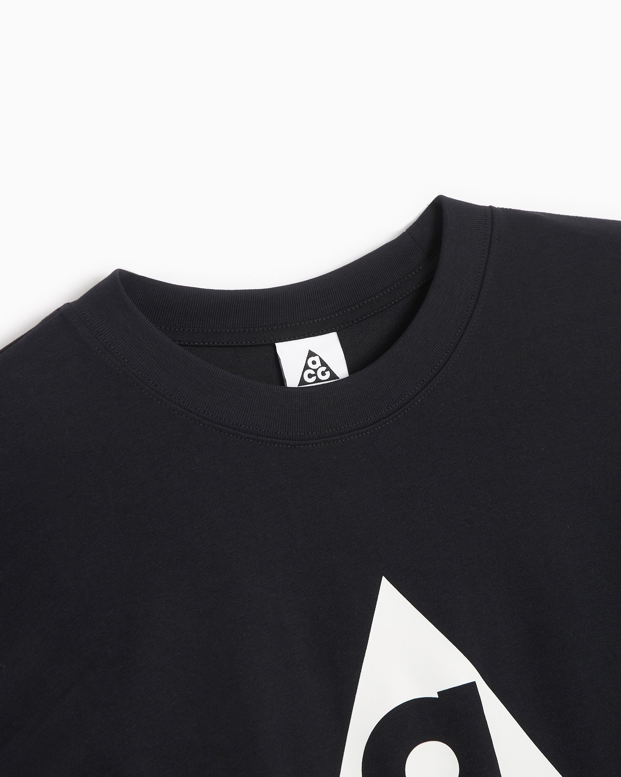 Nike ACG Men s T Shirt Black DJ3644 010 Buy Online at FOOTDISTRICT