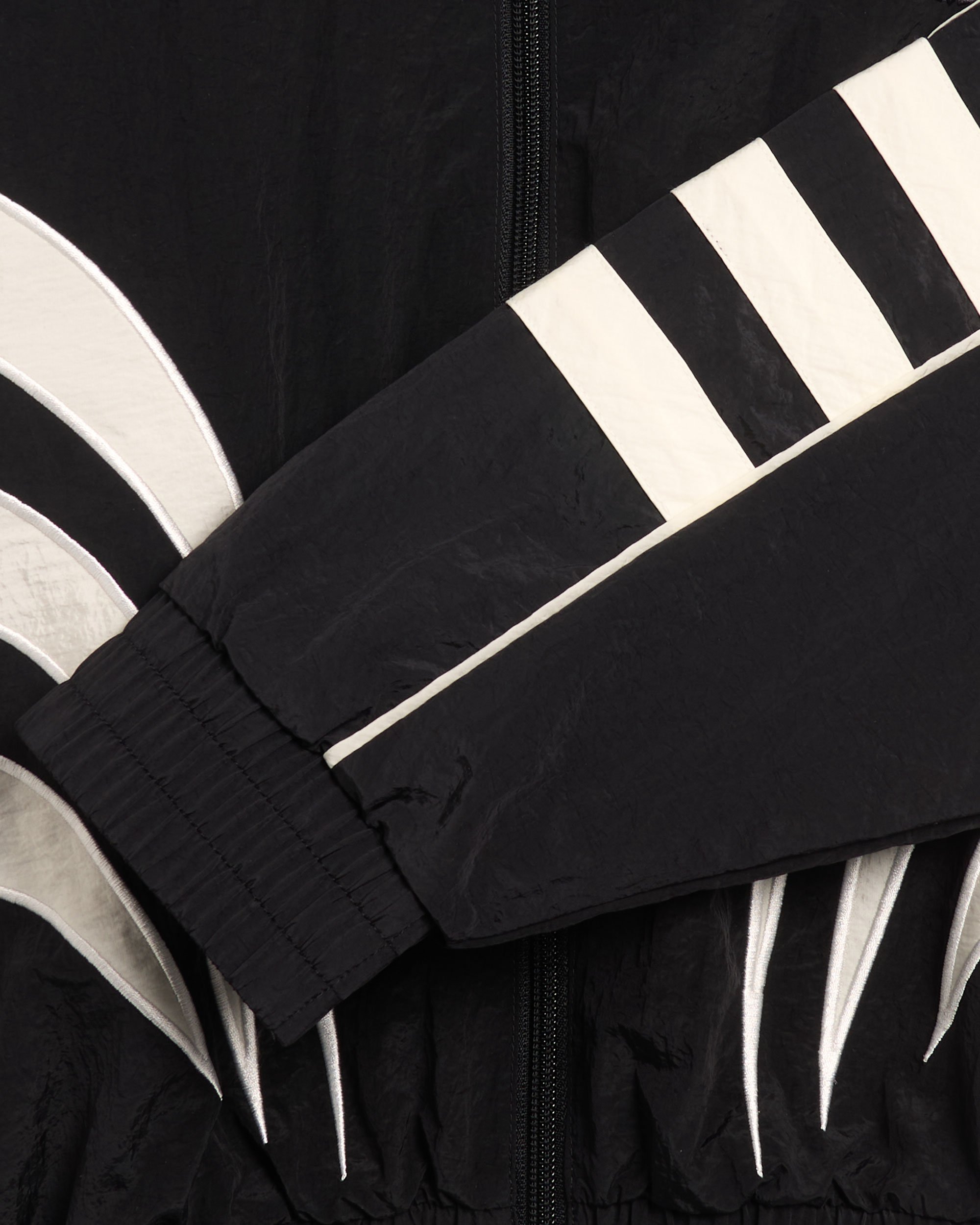 adidas Originals Atlanta Women s Cut Line Loose Nylon Track Jacket Nero IW5511 FOOTDISTRICT