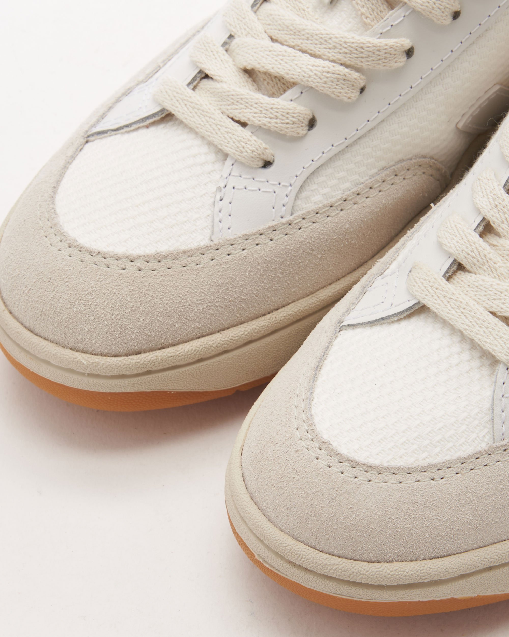 Veja v12 beige top