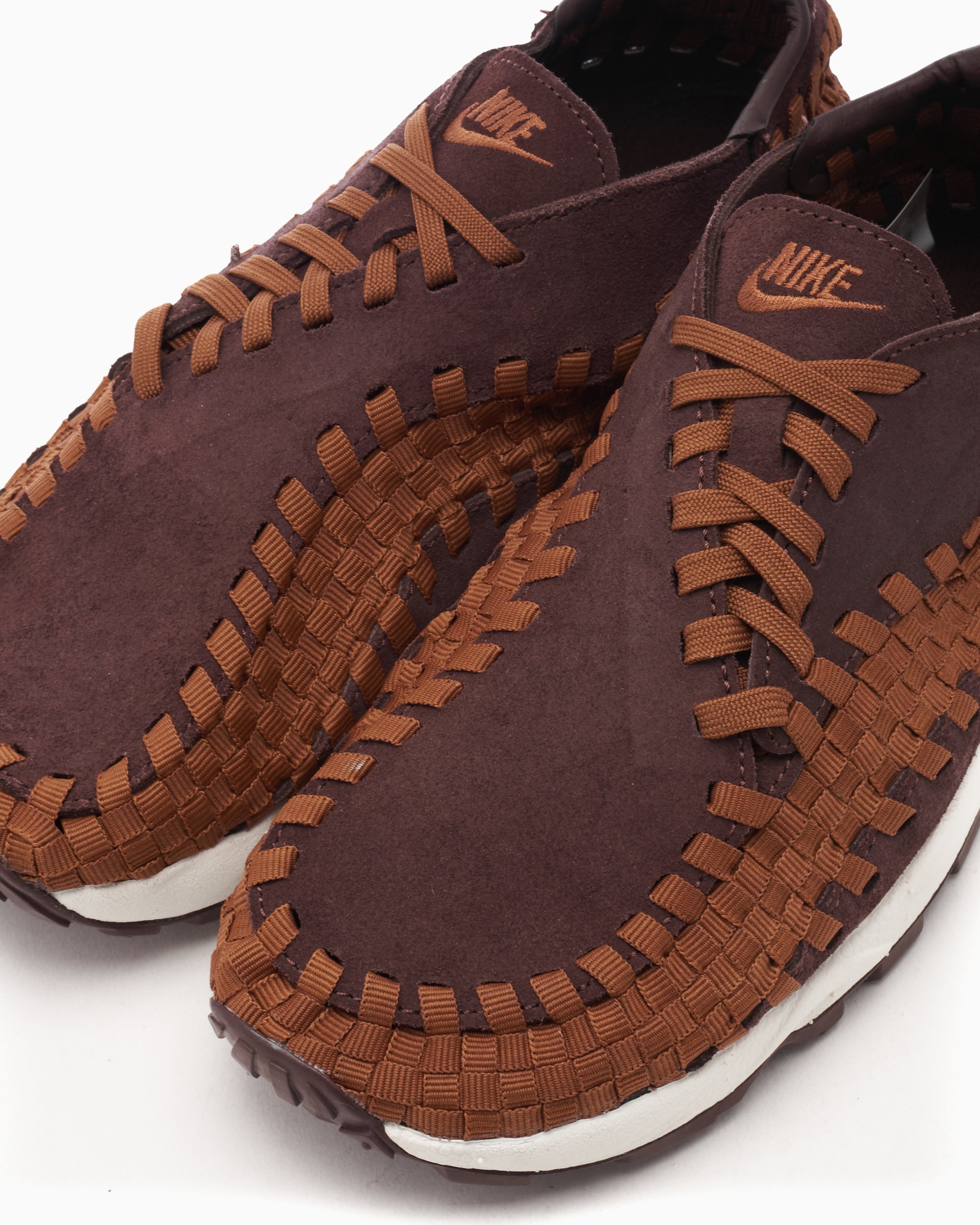 Nike Women s Air Footscape Woven Marron FB1959 200 FOOTDISTRICT