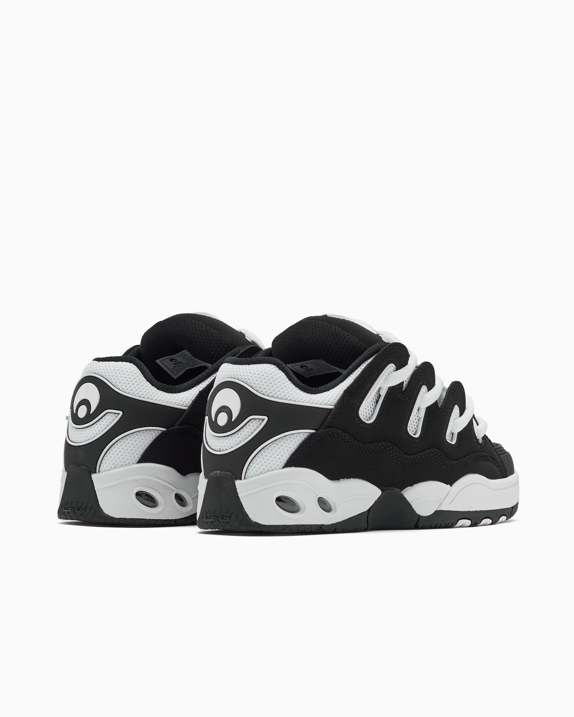 Osiris D3 OG Black 1371-137 | FOOTDISTRICT
