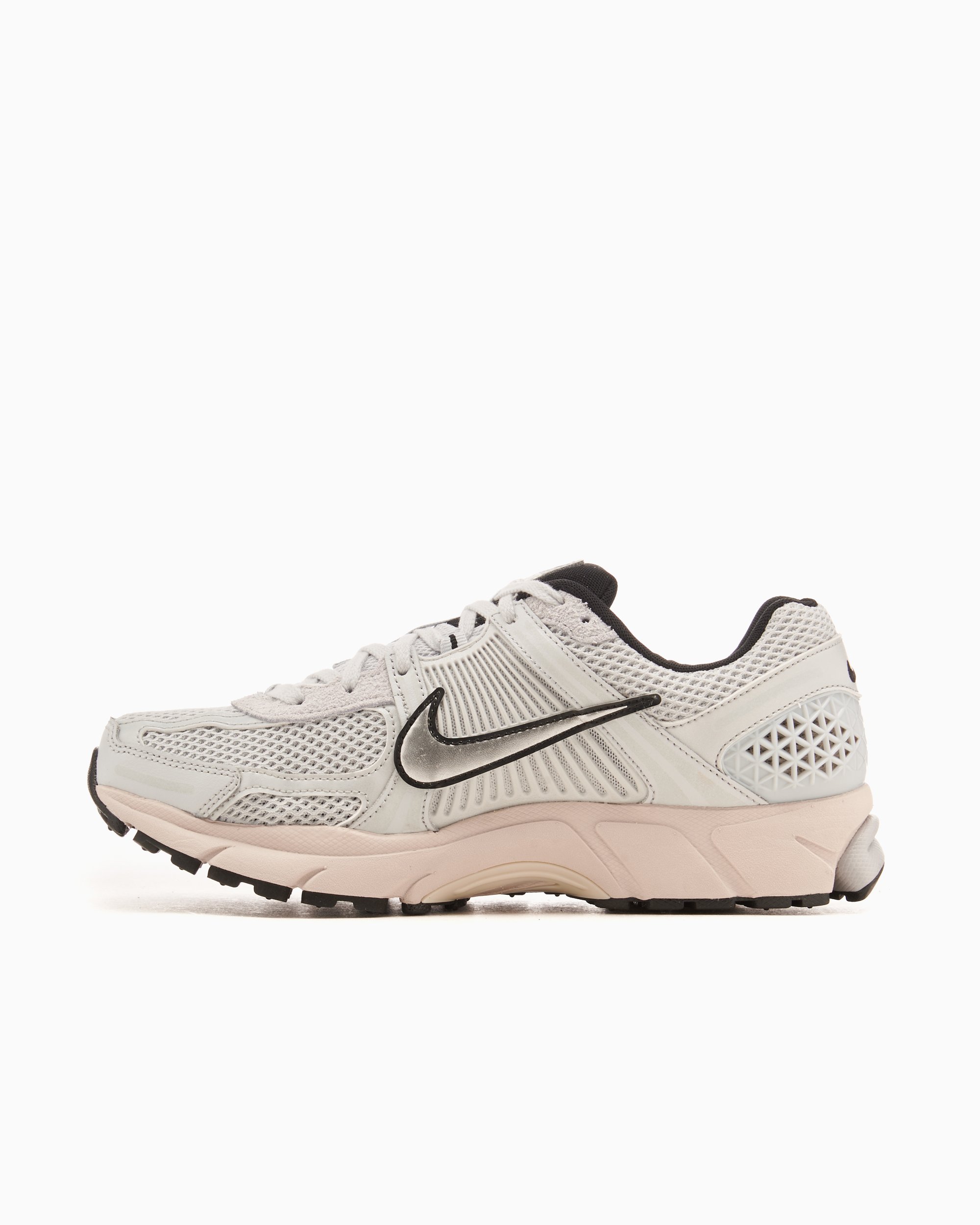 Nike Women s Zoom Vomero 5 Gray FN6742 002 FOOTDISTRICT