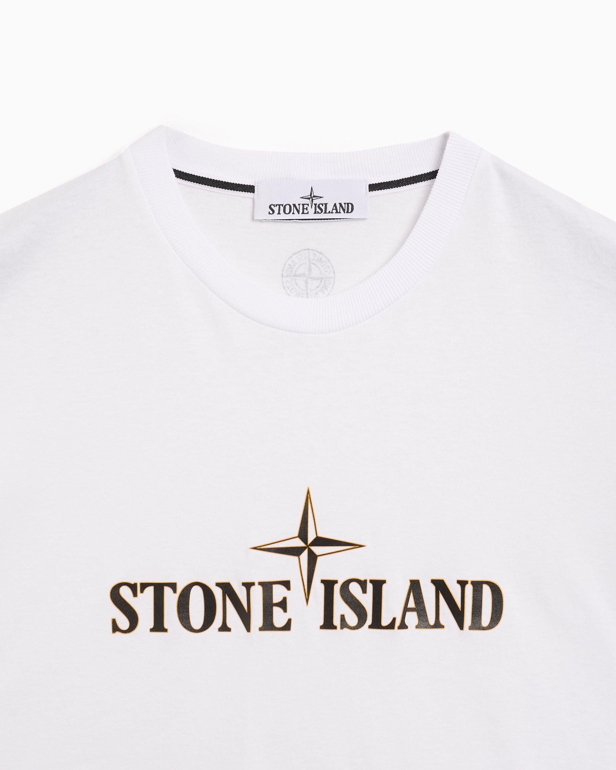 Stone Island Logo Men s T Shirt Blanco 81152NS80 V0001 FOOTDISTRICT
