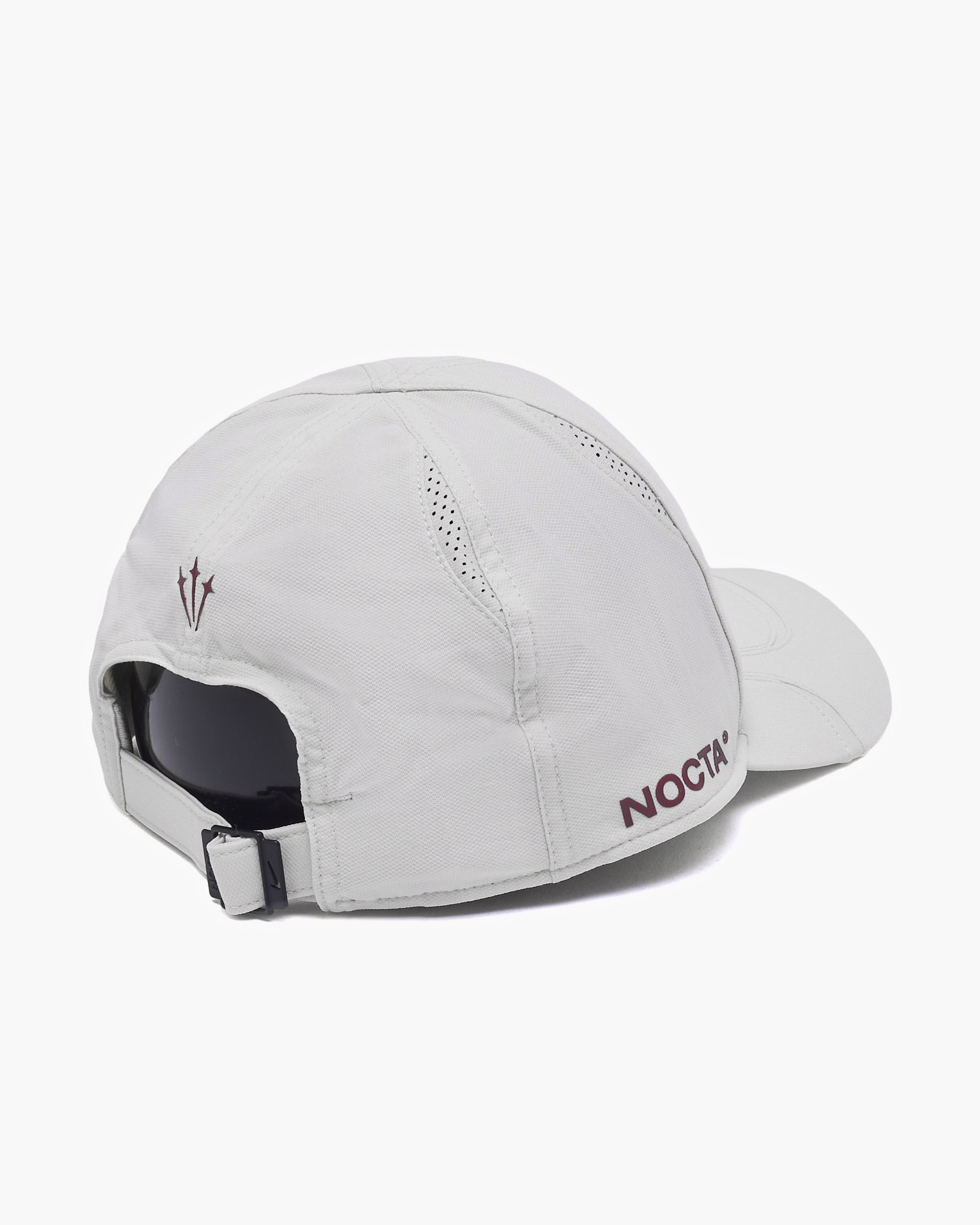 【NIKA 】 Gorra Nike x Drake NOCTA Club Unisex Gris FV5541-104 | FOOTDISTRICT