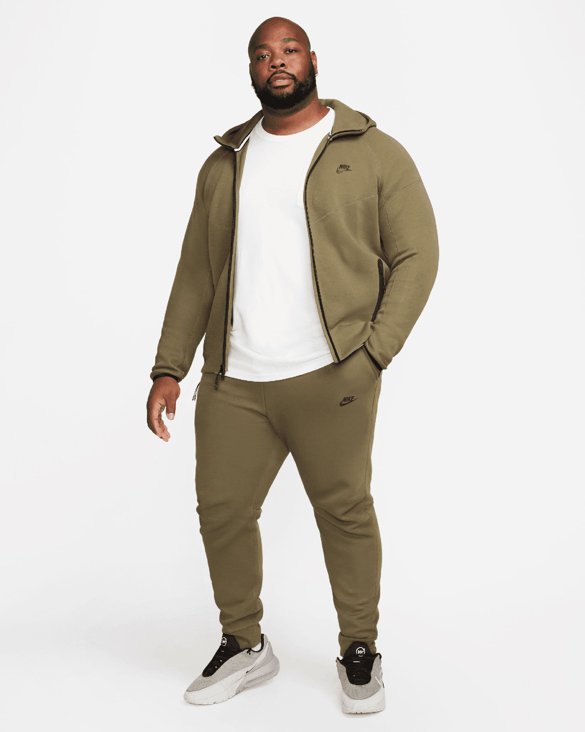Nike Sportswear Tech Fleece Windrunner Men s Hooded Jacket Green FB7921 222 FOOTDISTRICT