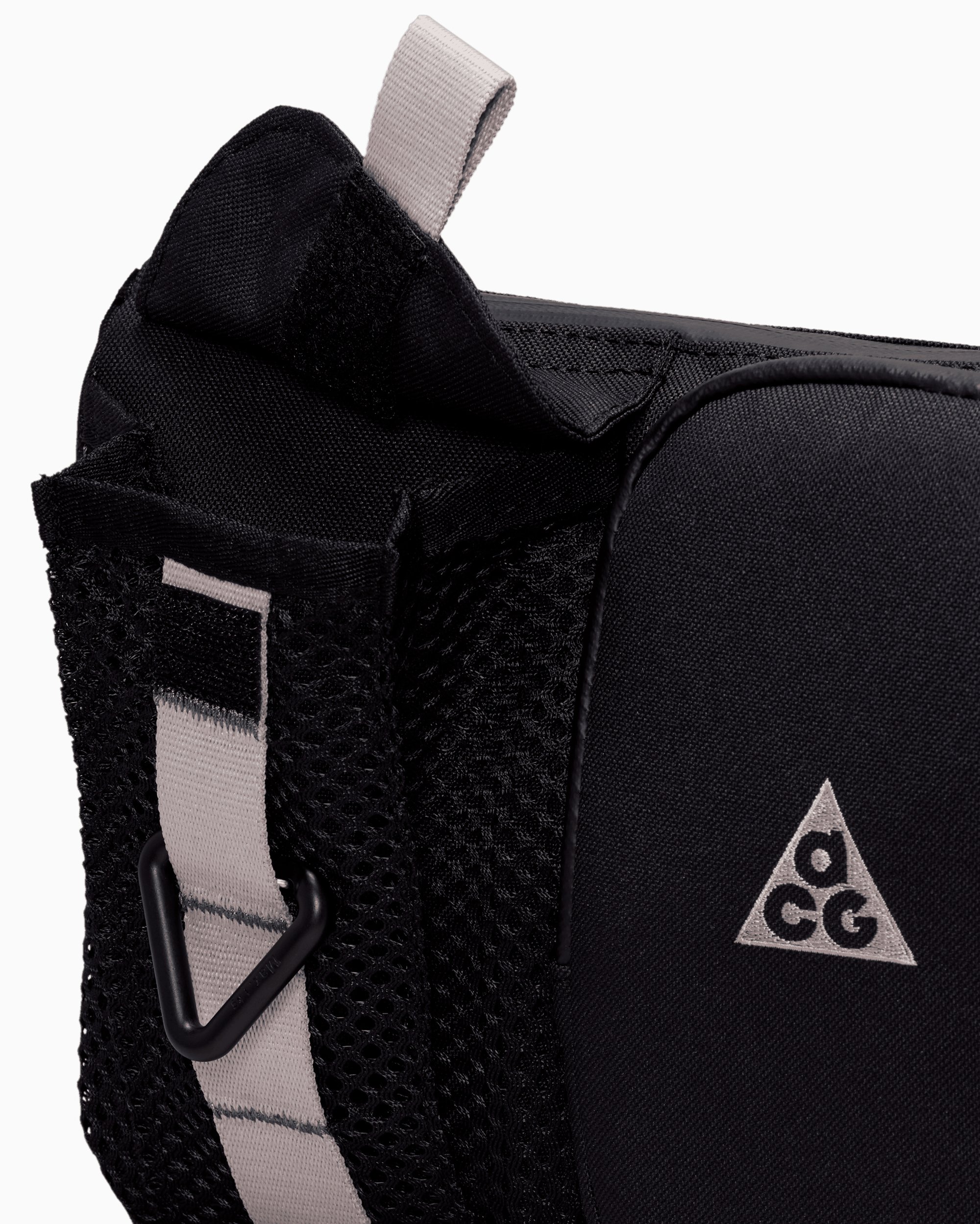 Nike ACG Daymax Unisex Shoulder Bag Black HJ8180-010