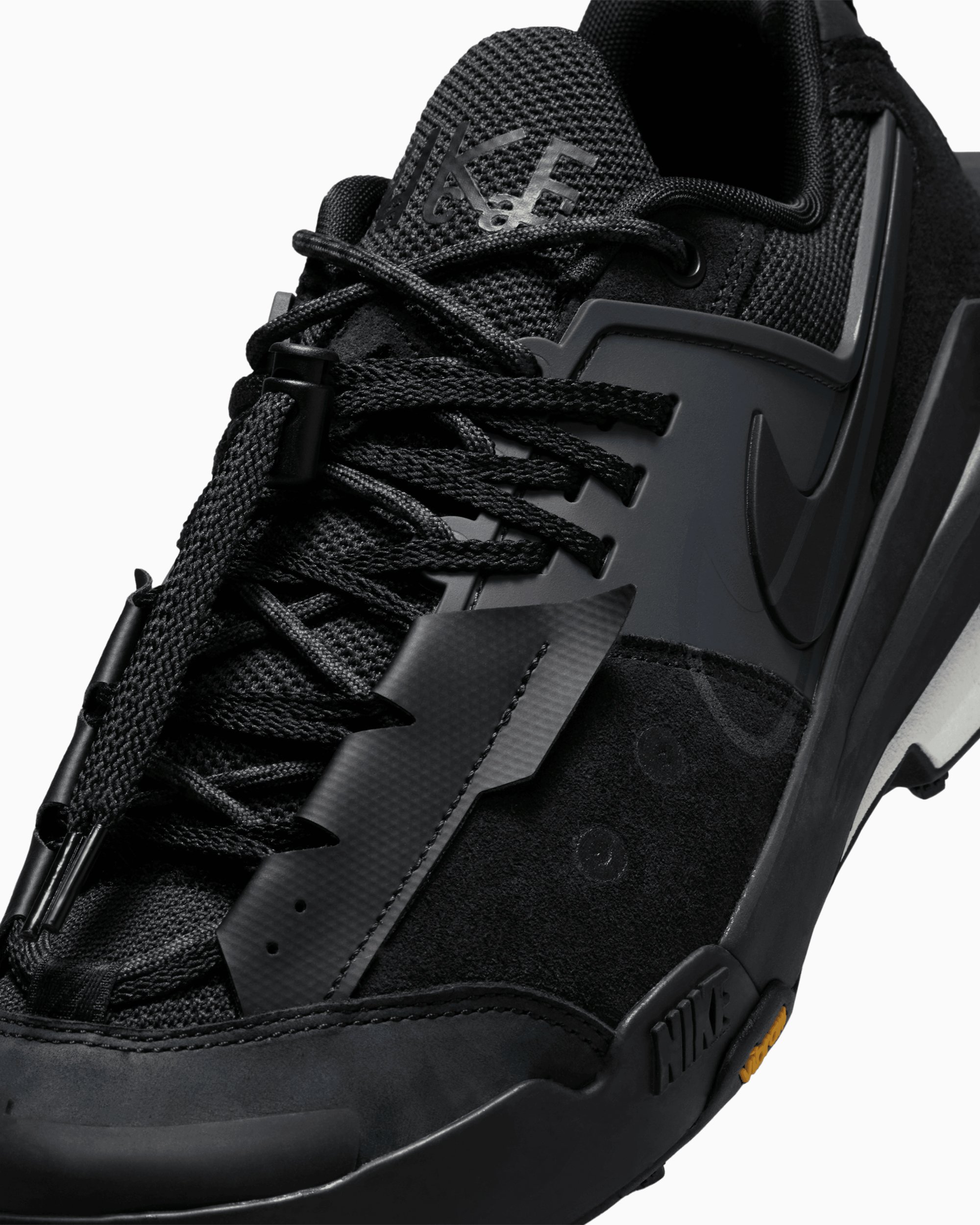 Nike x sacai Zegamadome Vibram Black HQ8618-001 | FOOTDISTRICT