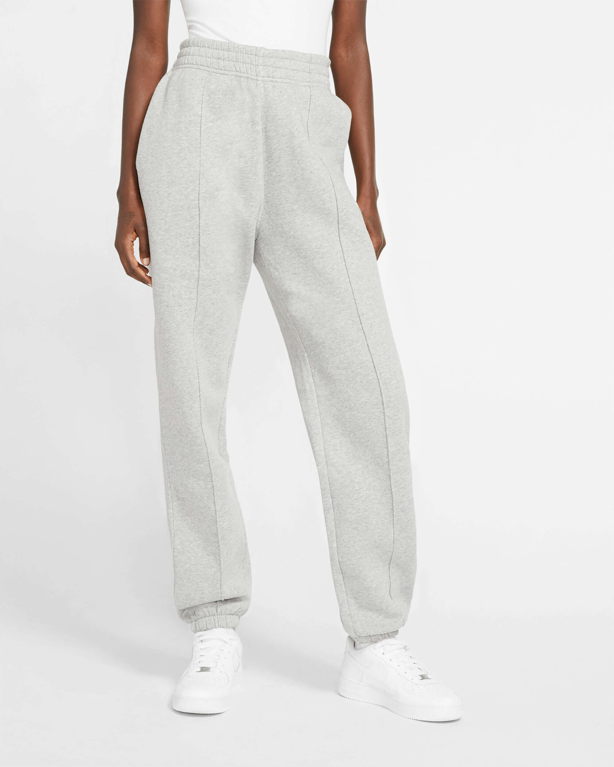 Nike essential 2025 fleece pants