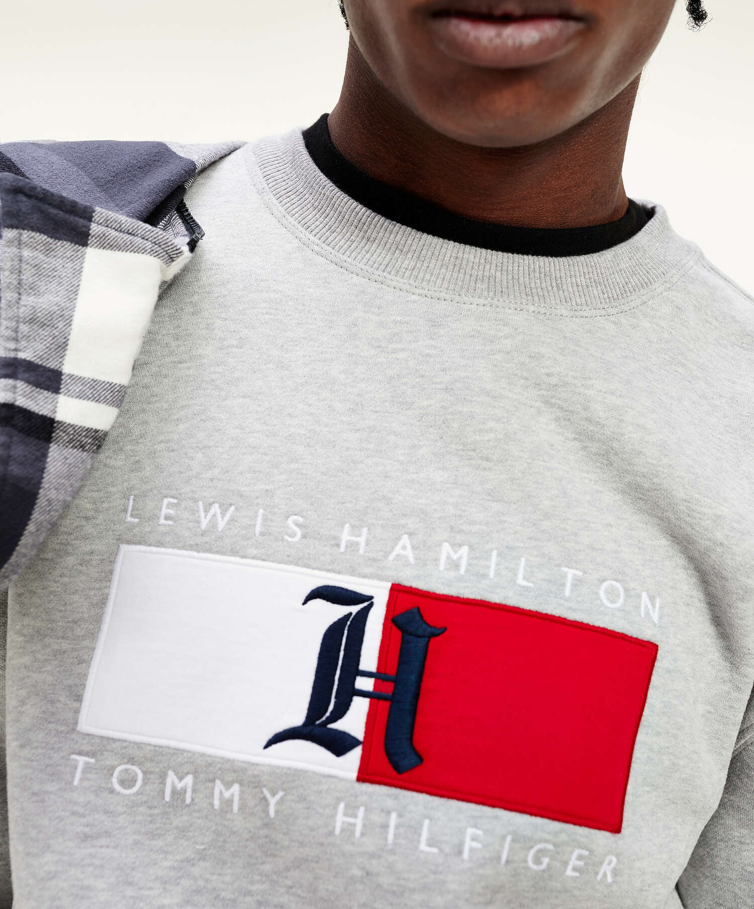 Lewis Hamilton x Tommy Hilfiger Herren Sweatshirt Grau MW0MW15290PG5 FOOTDISTRICT