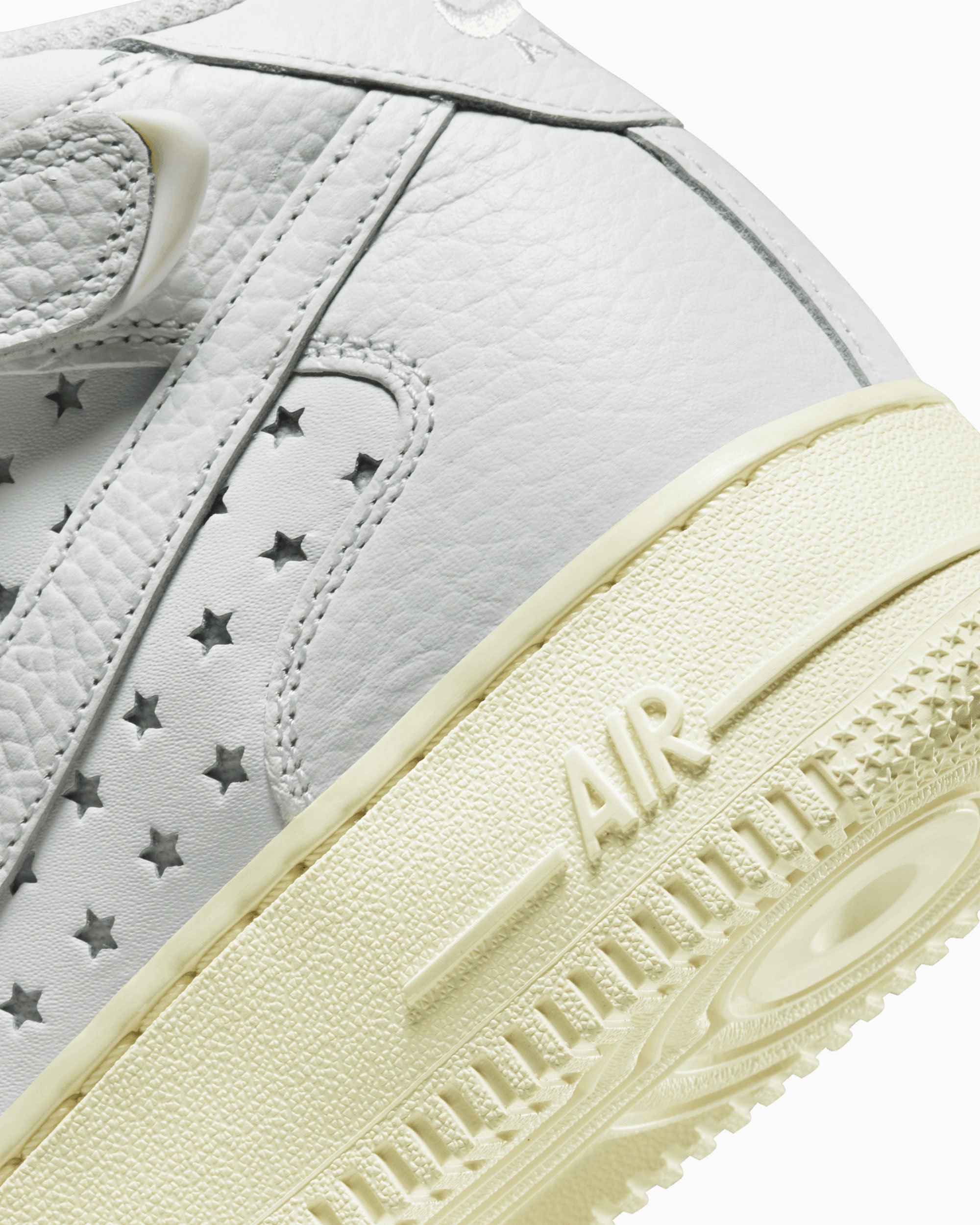 Nike Women s Air Force 1 Mid