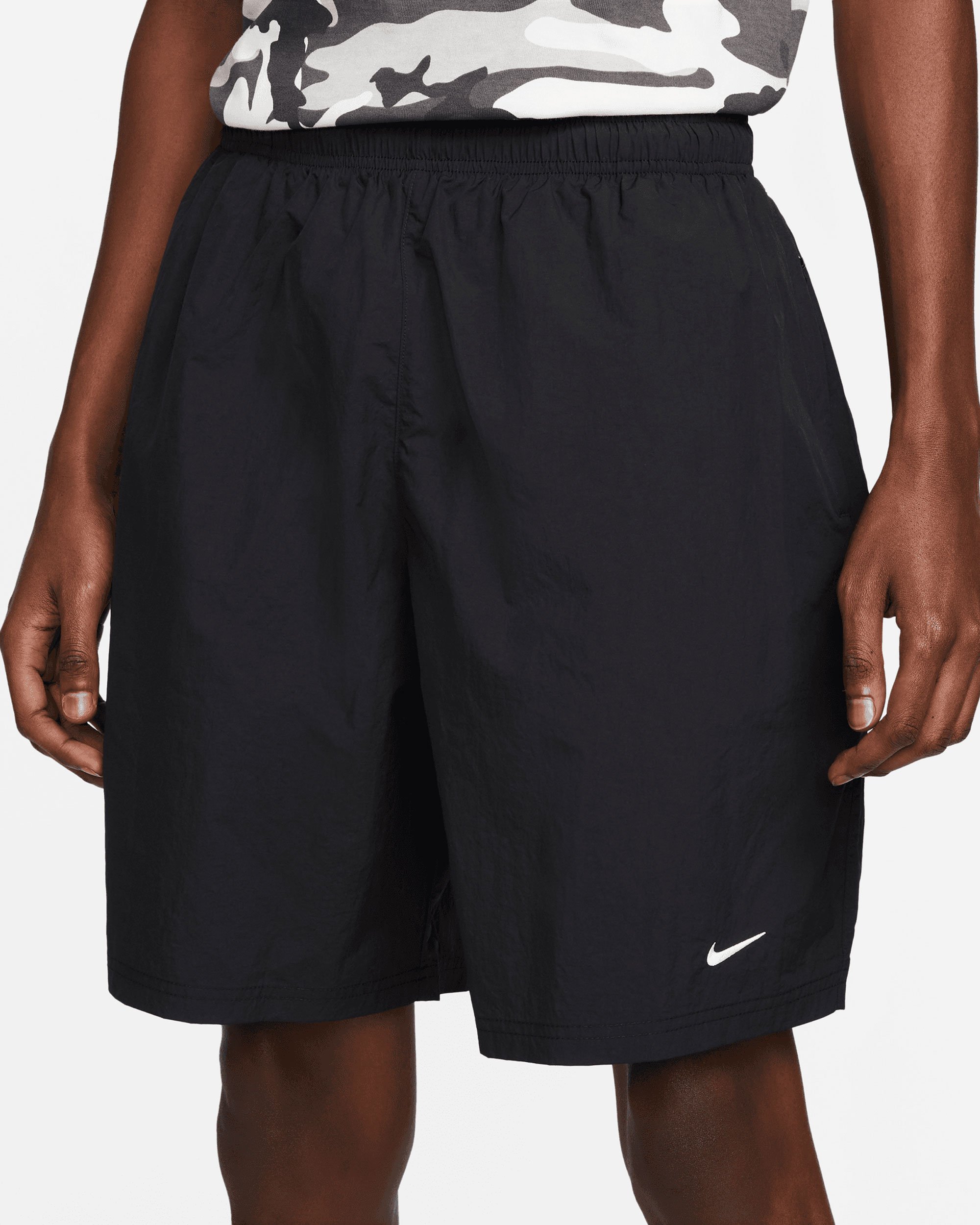 Pantaloncini nike swoosh deals