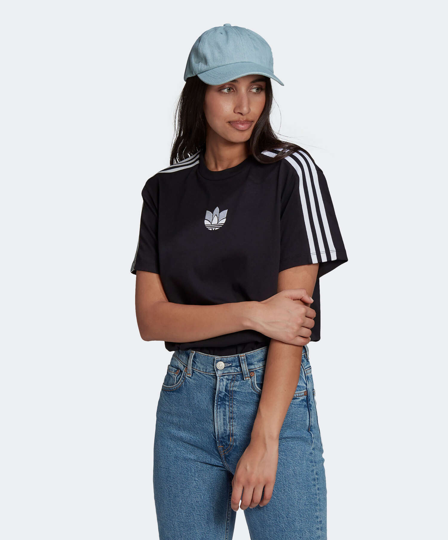 adidas Adicolor 3D Trefoil Loose Women s Short Sleeve T Shirt Negro GN2930 FOOTDISTRICT