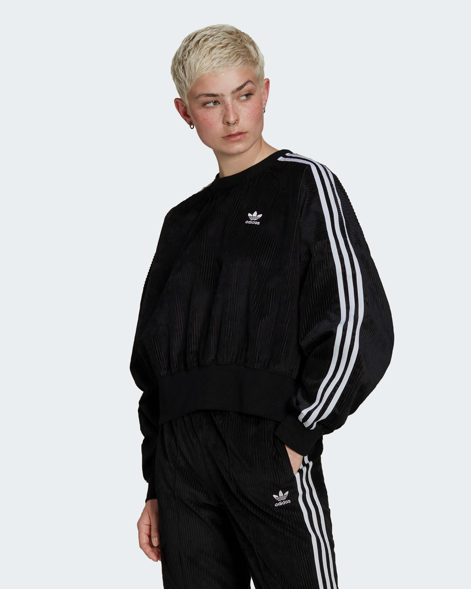 H37848| Women\'s Buy Adicolor Oversize Corded Classics at Velour FOOTDISTRICT Black Online Sweatshirt adidas