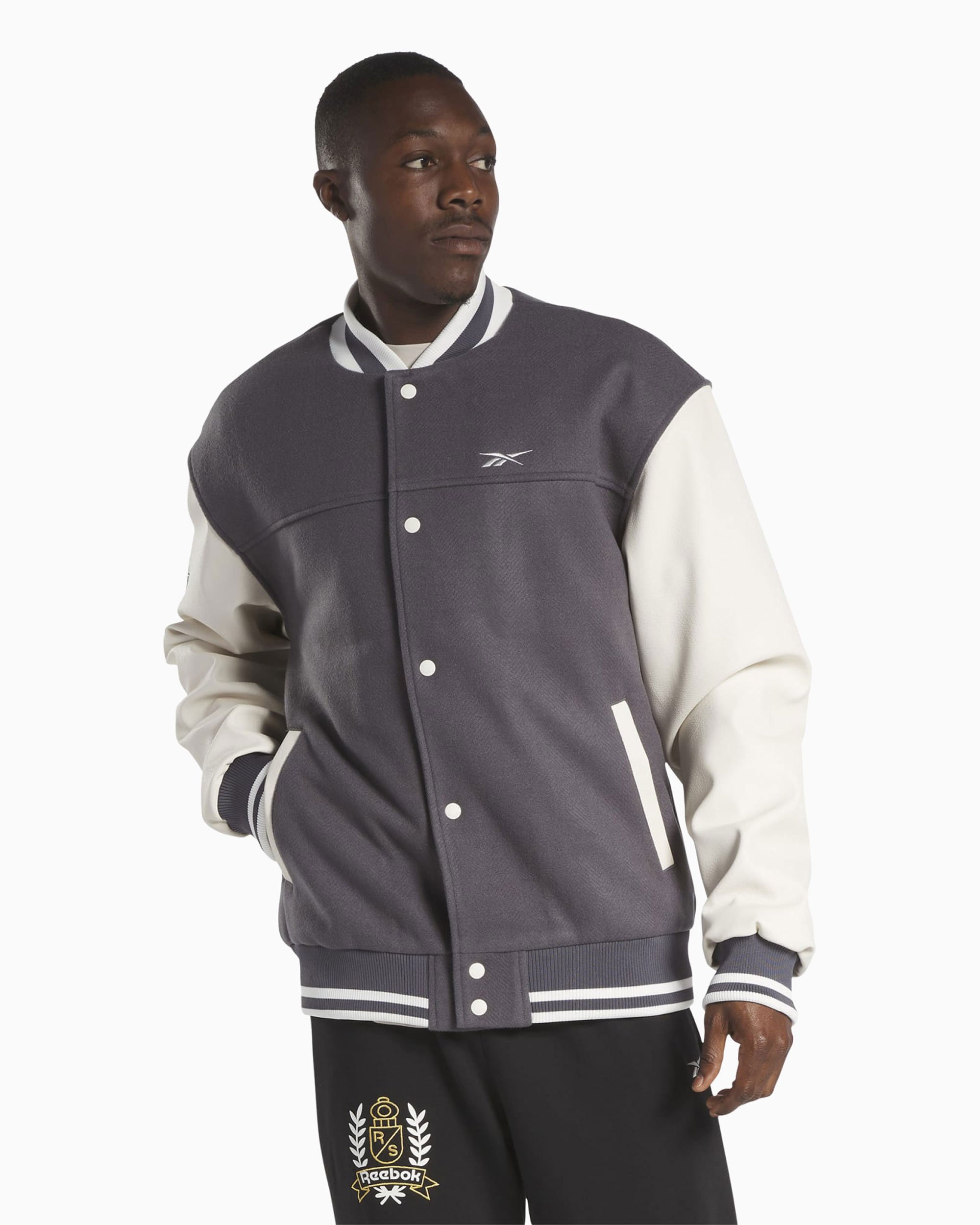 Reebok Classic Men s V Jacket Gris HS7142 Acheter en Ligne