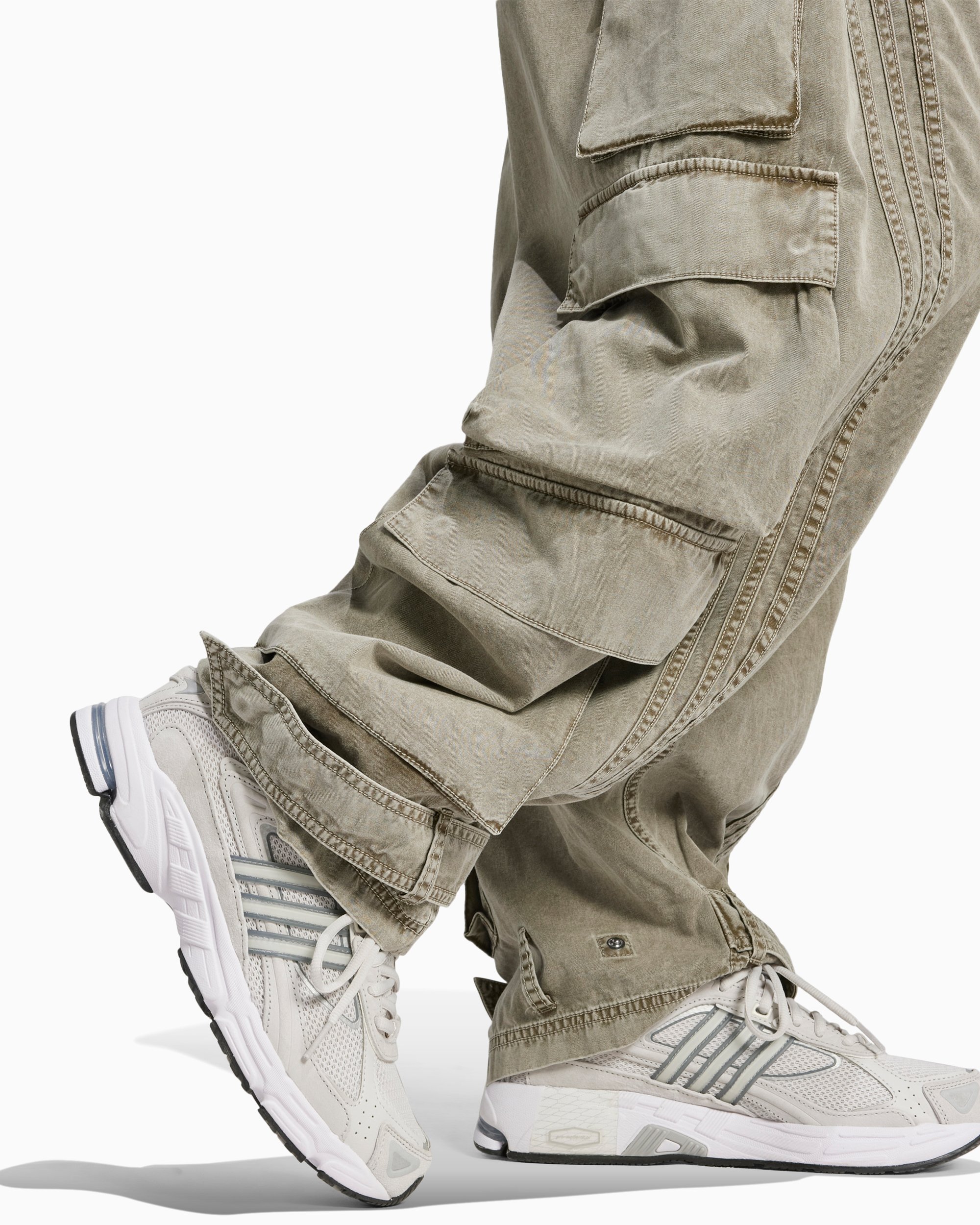 adidas Originals Adilenium Women s Cargo Pants Grun JM9267 FOOTDISTRICT