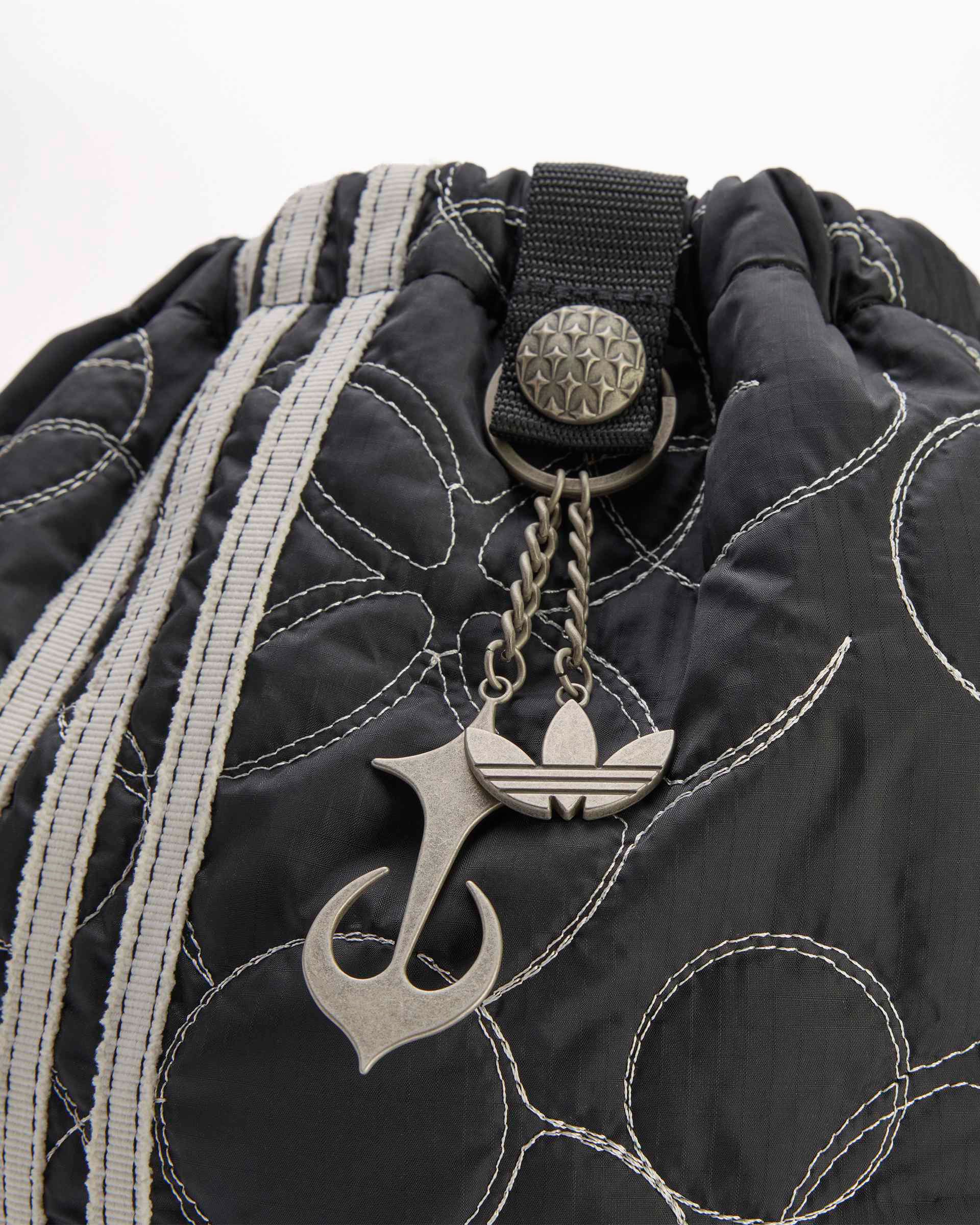 。様限定　adidas Thug Club TC PADDED BAG adidas x Thug Club Collaboration FW25 TC Padded Bag / Black - Nubian