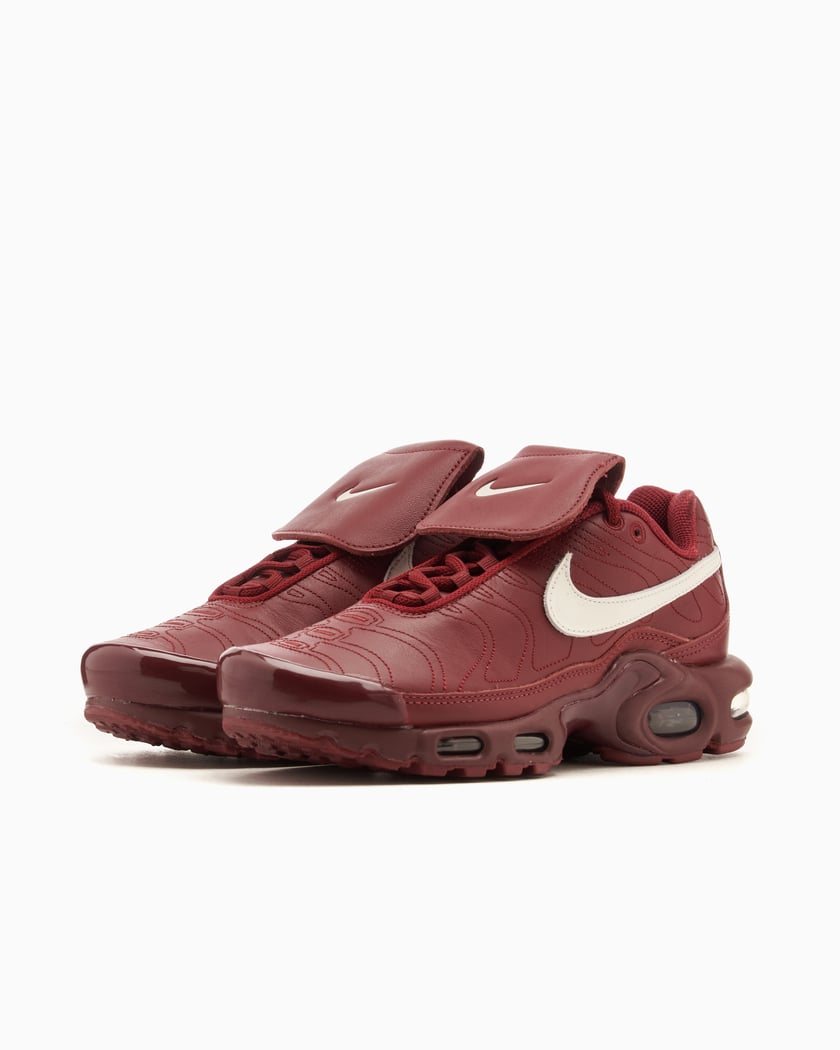 Red nike tn air sales