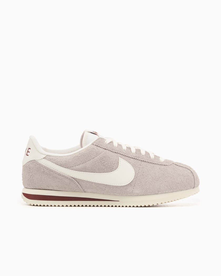 Nike Cortez SE Suede Gris HF3142-001 FOOTDISTRICT