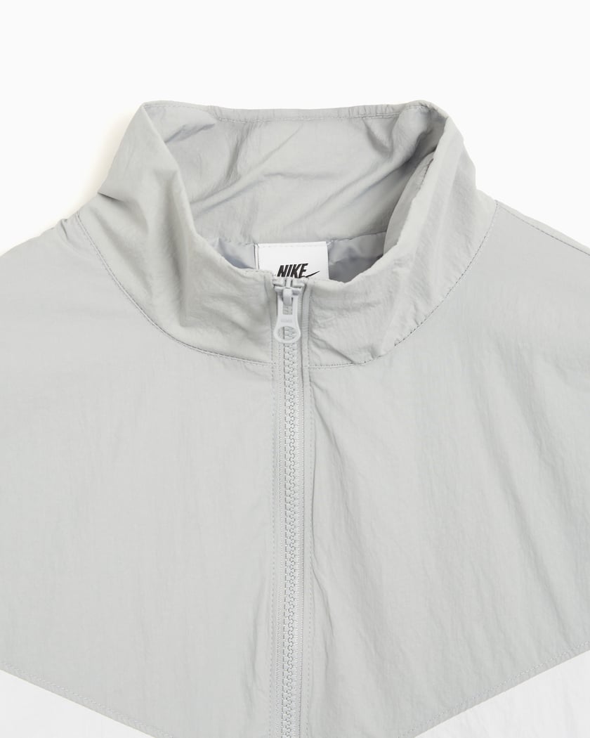 light grey nike windbreaker