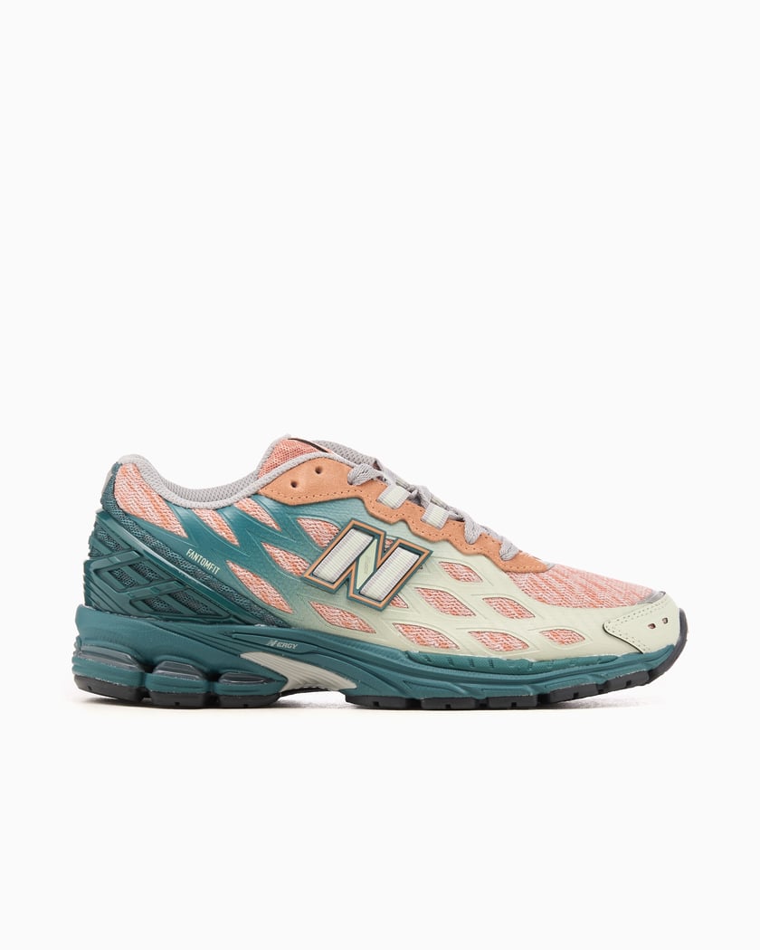 最終値下げ New Balance FOOTDISTRICT | Store 靴