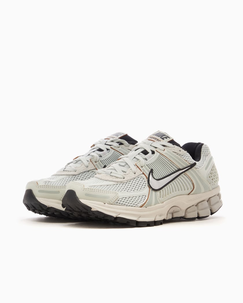 Nike Women s Zoom Vomero 5 Gray FN6742 001 FOOTDISTRICT