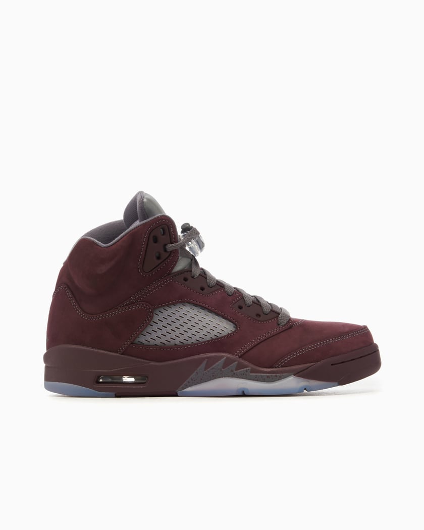 Maroon retro 2025