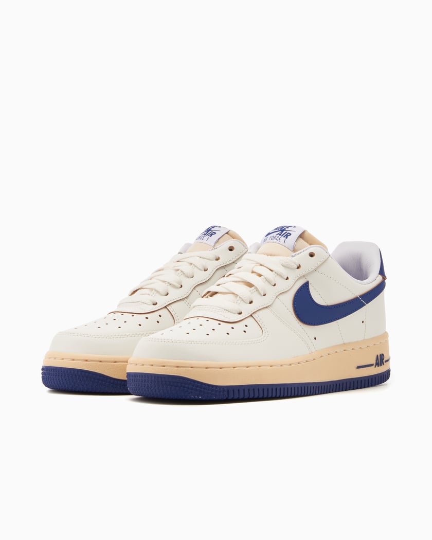 Nike Women s Air Force 1 07