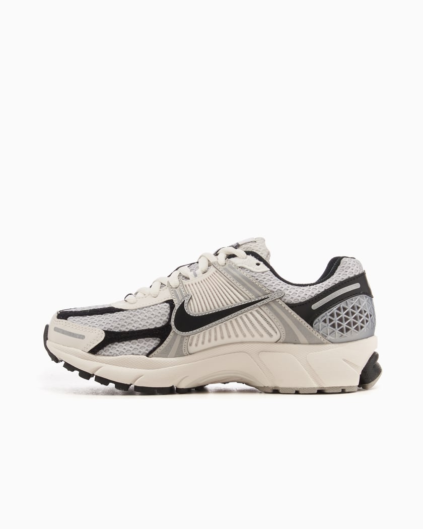Nike Women s Zoom Vomero 5 Gray HQ1182 001 FOOTDISTRICT